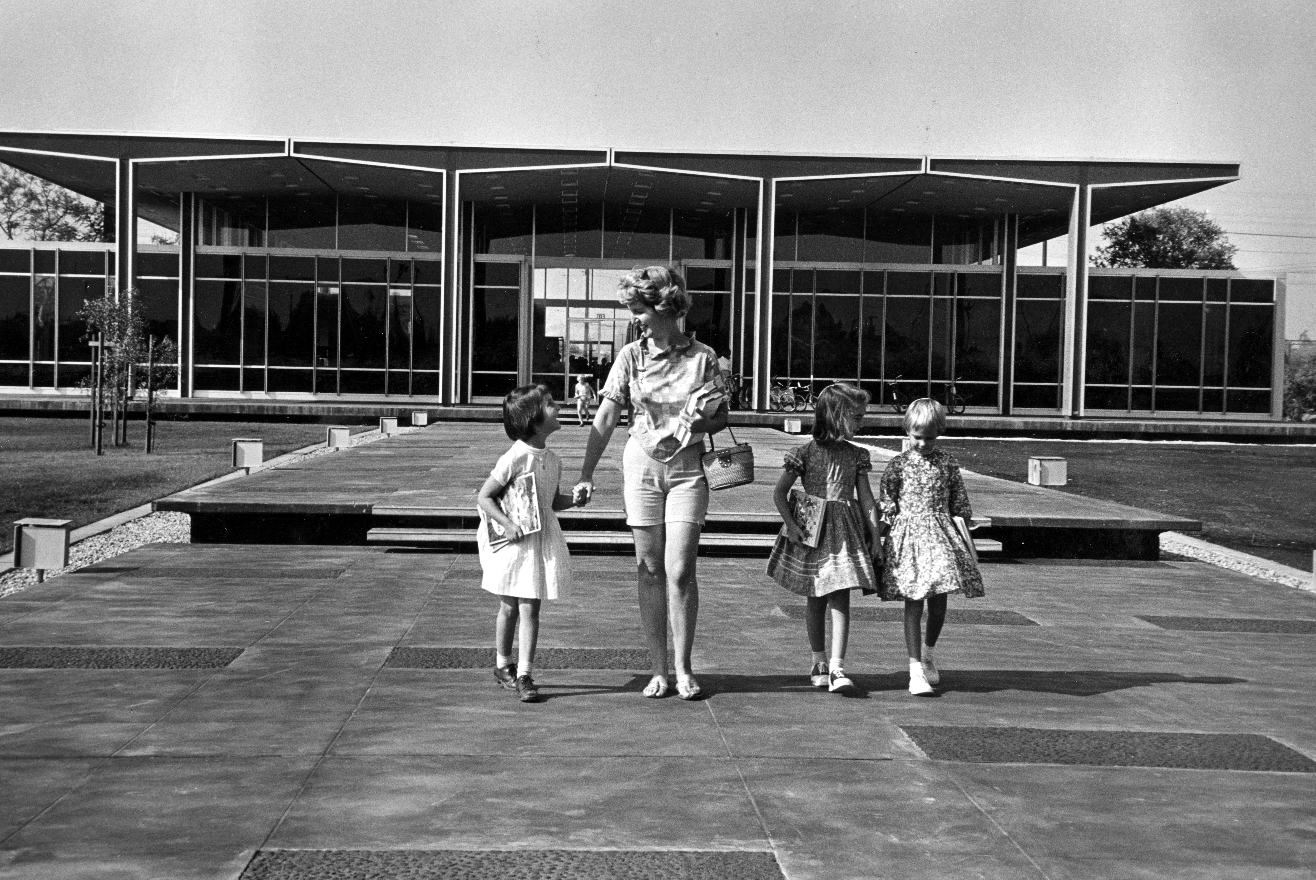 Fullerton Public Library, Hunt 17 A