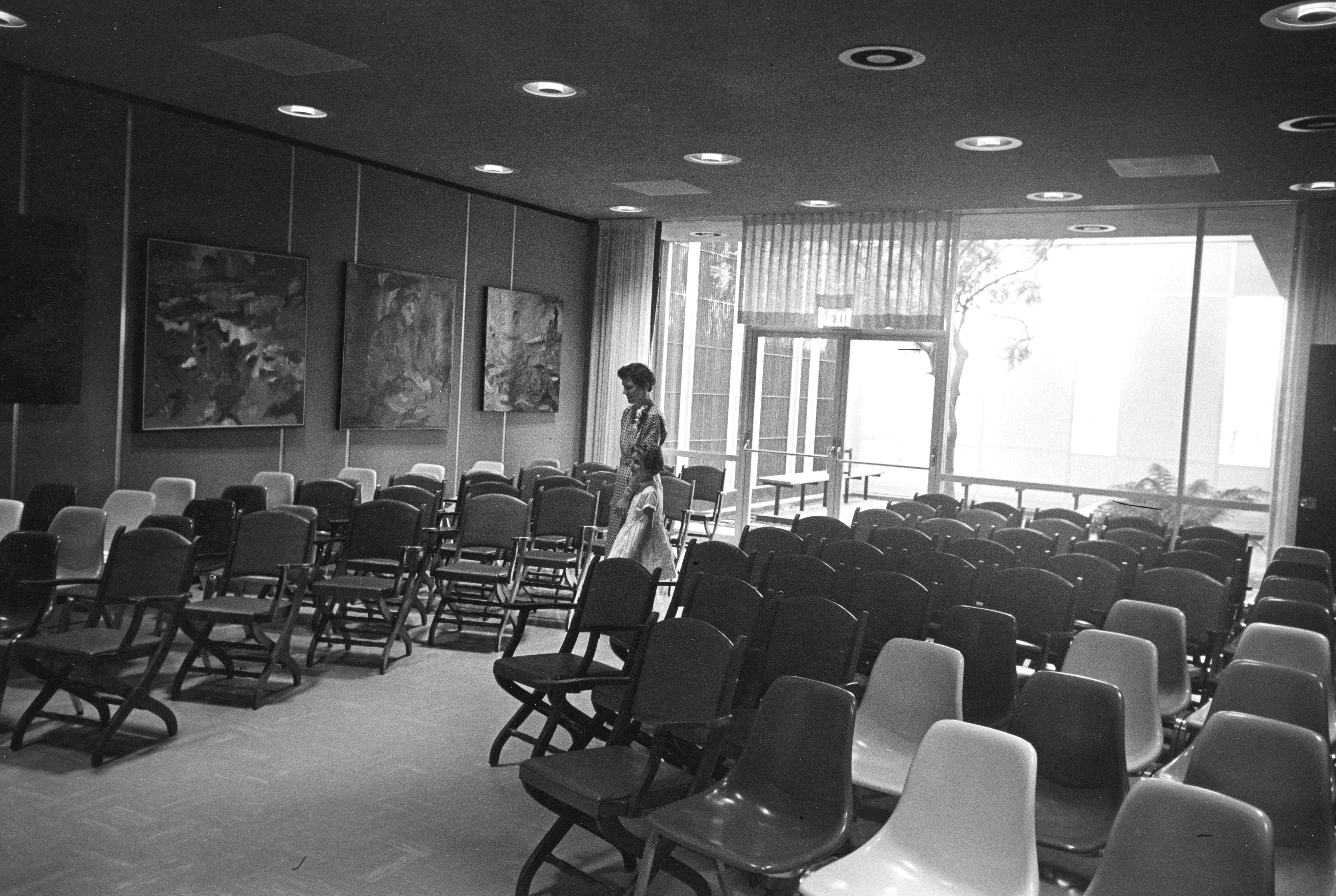 Fullerton Public Library, Hunt 17 E