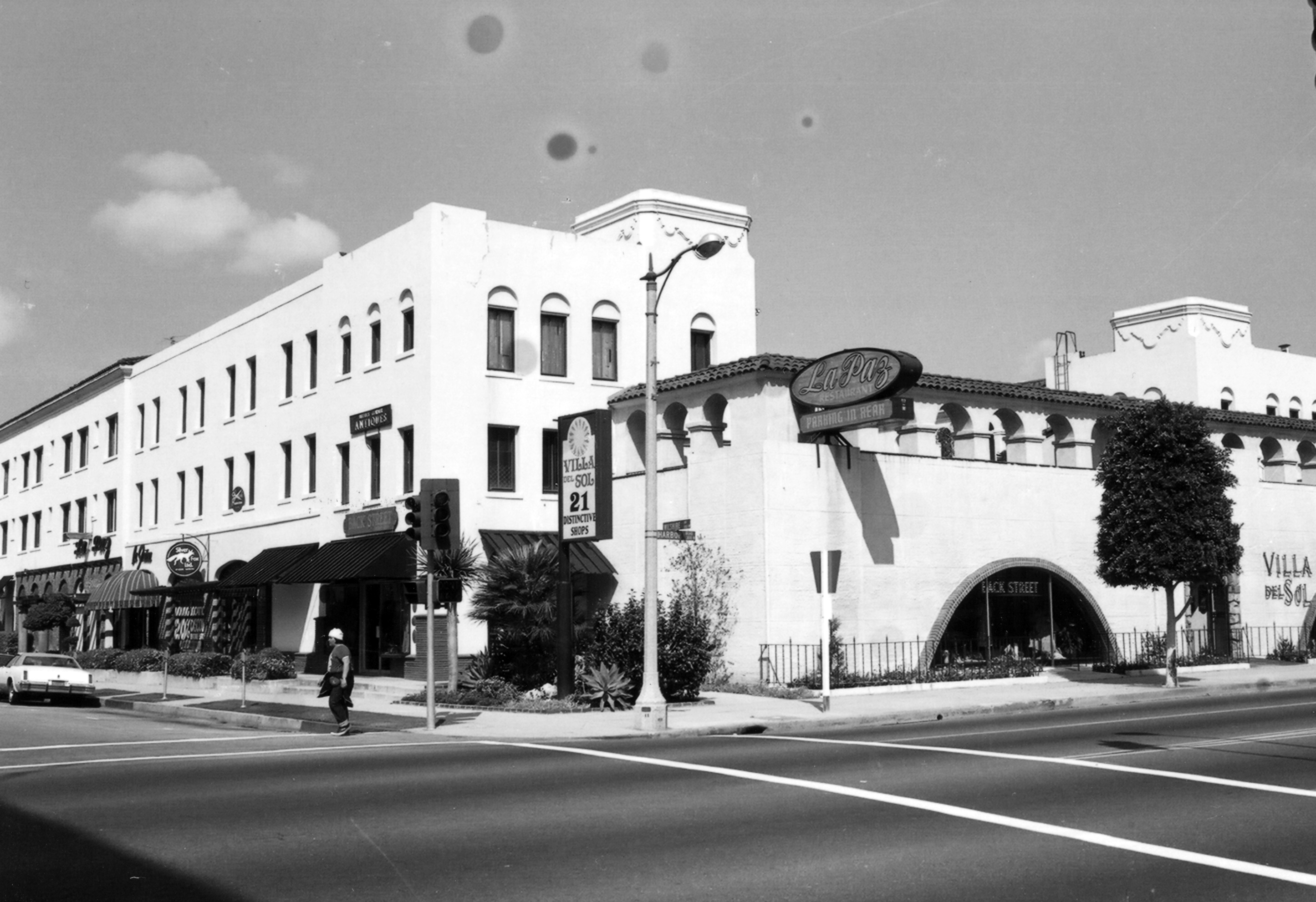 A black and white photograph of the California Hotel, taken in 1978 for the Historical Building Survey.