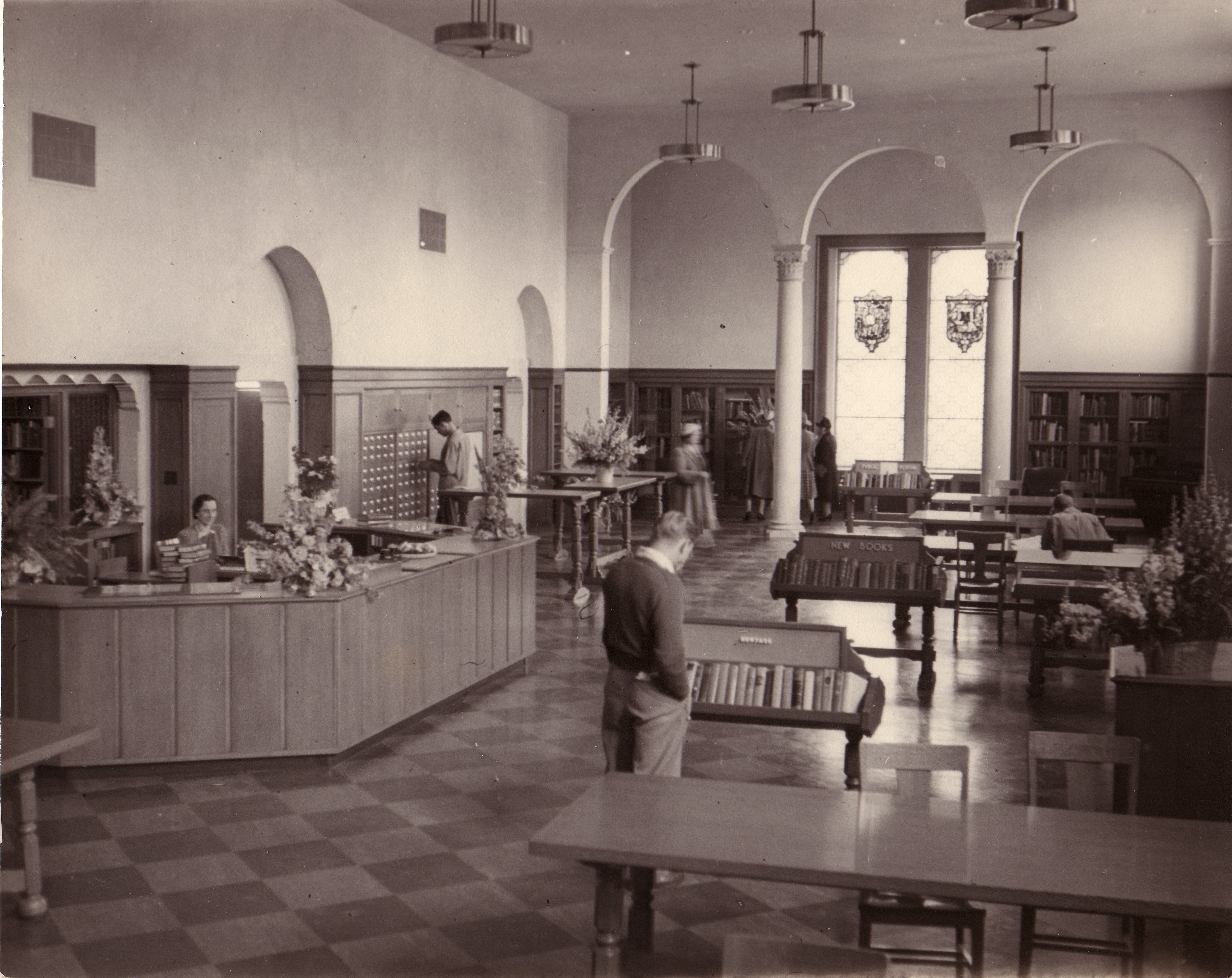 A vintage photograph of the interior of Fullerton Library, taken in 1942.
