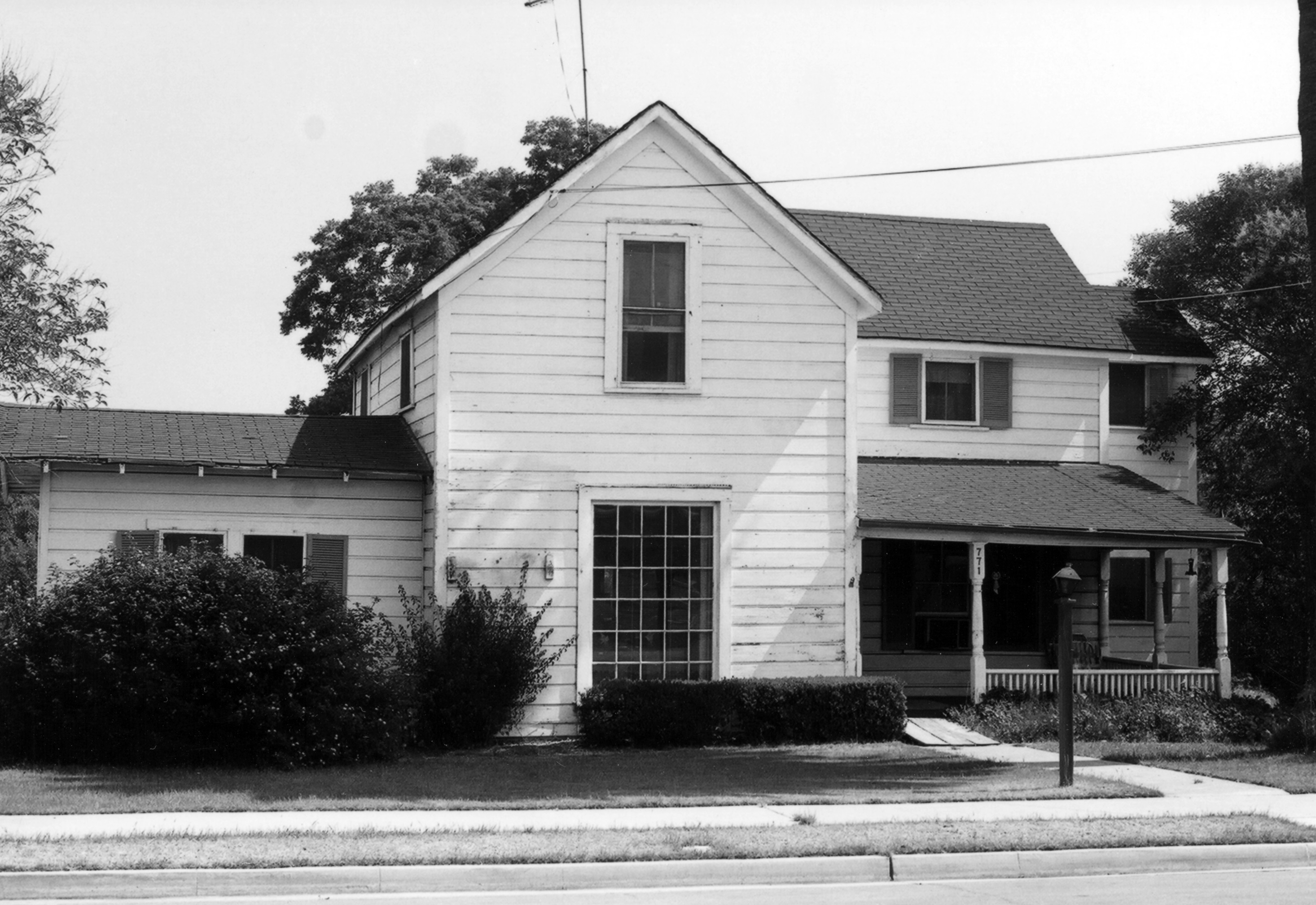 A black and white photograph of the John Kerr House taken in 1978 for the Historical Building Survey.
