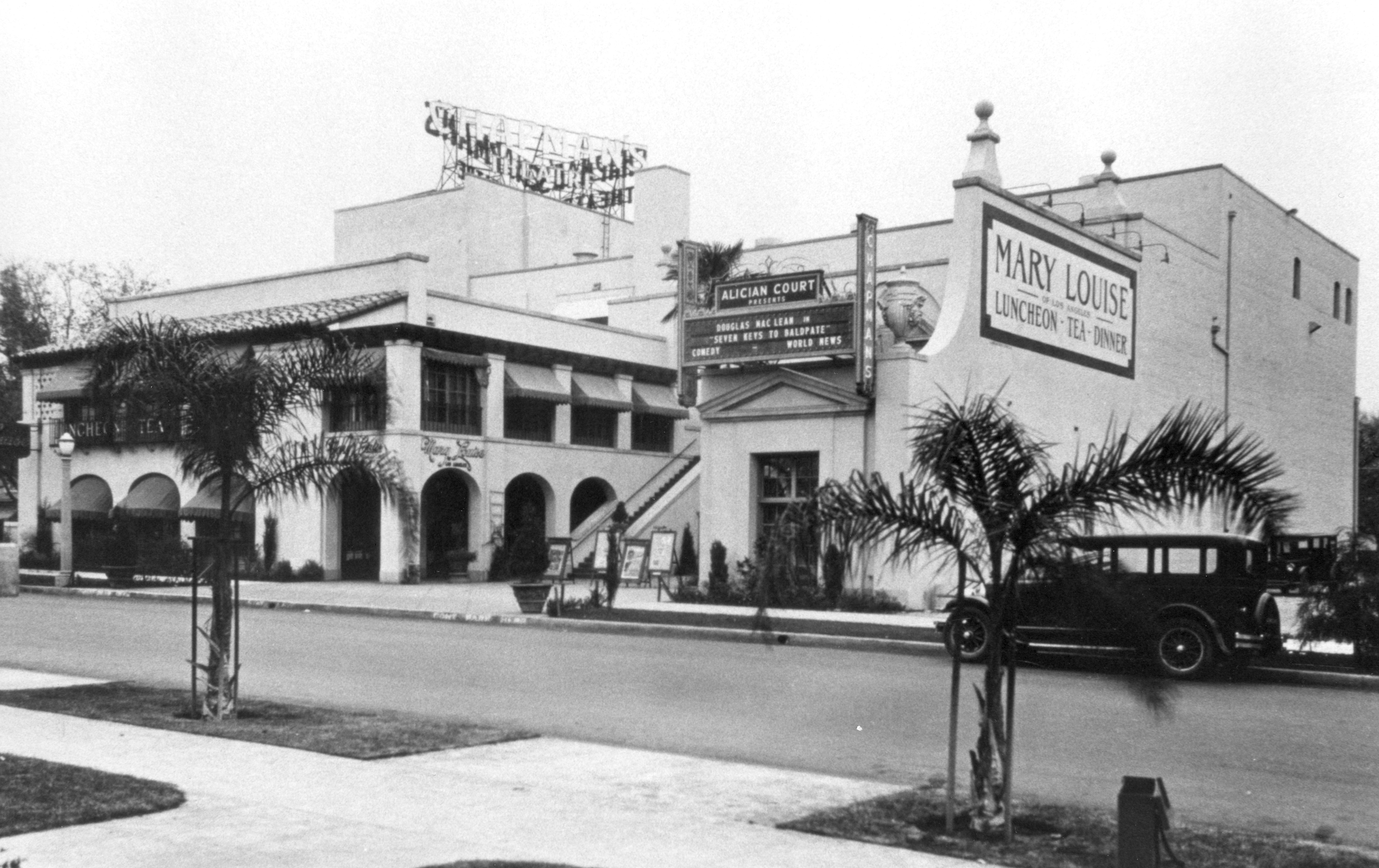 A black and white photograph of the Alician Court Theatre in 1925.