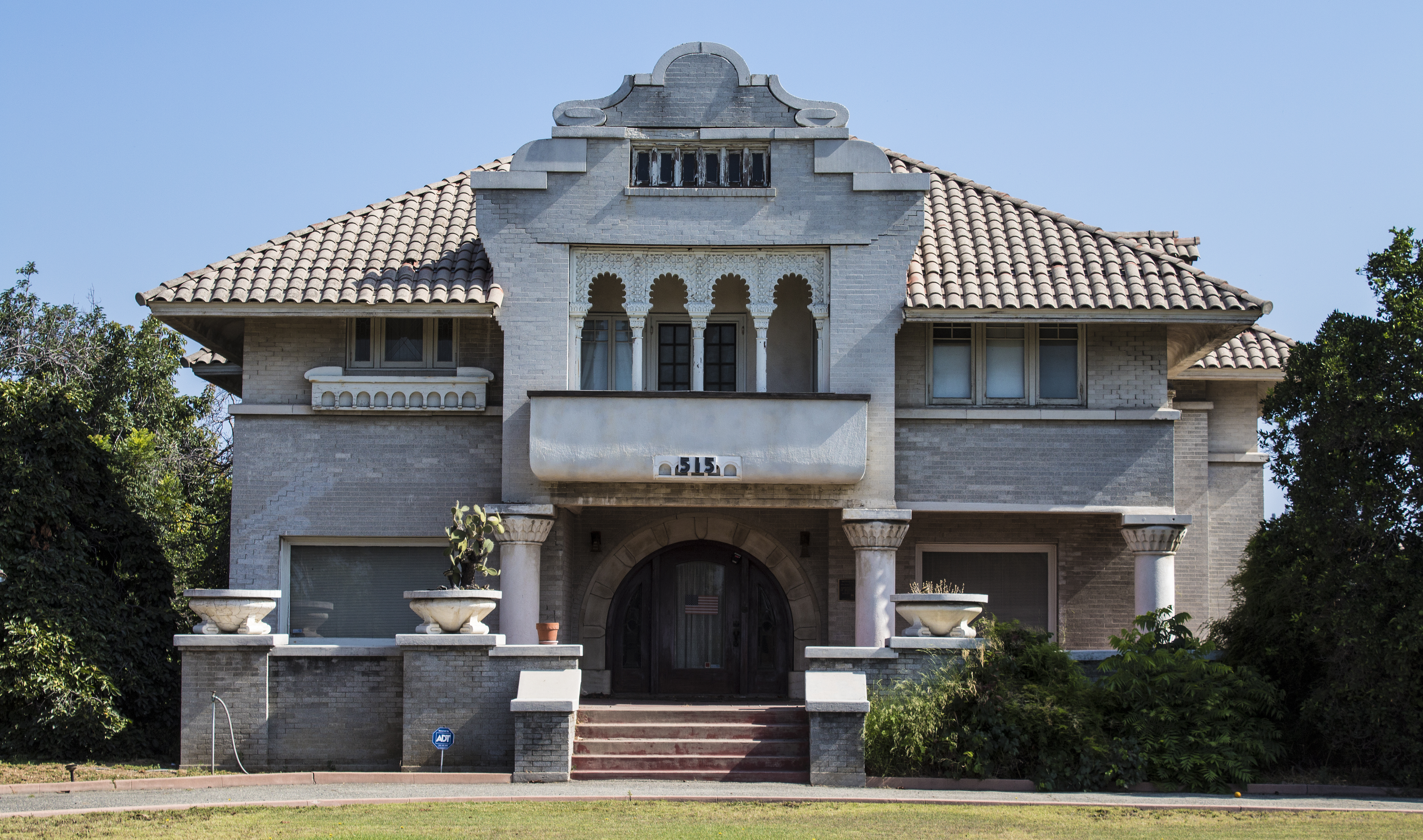 A colored photo of the John Hetebrink House in 2017.