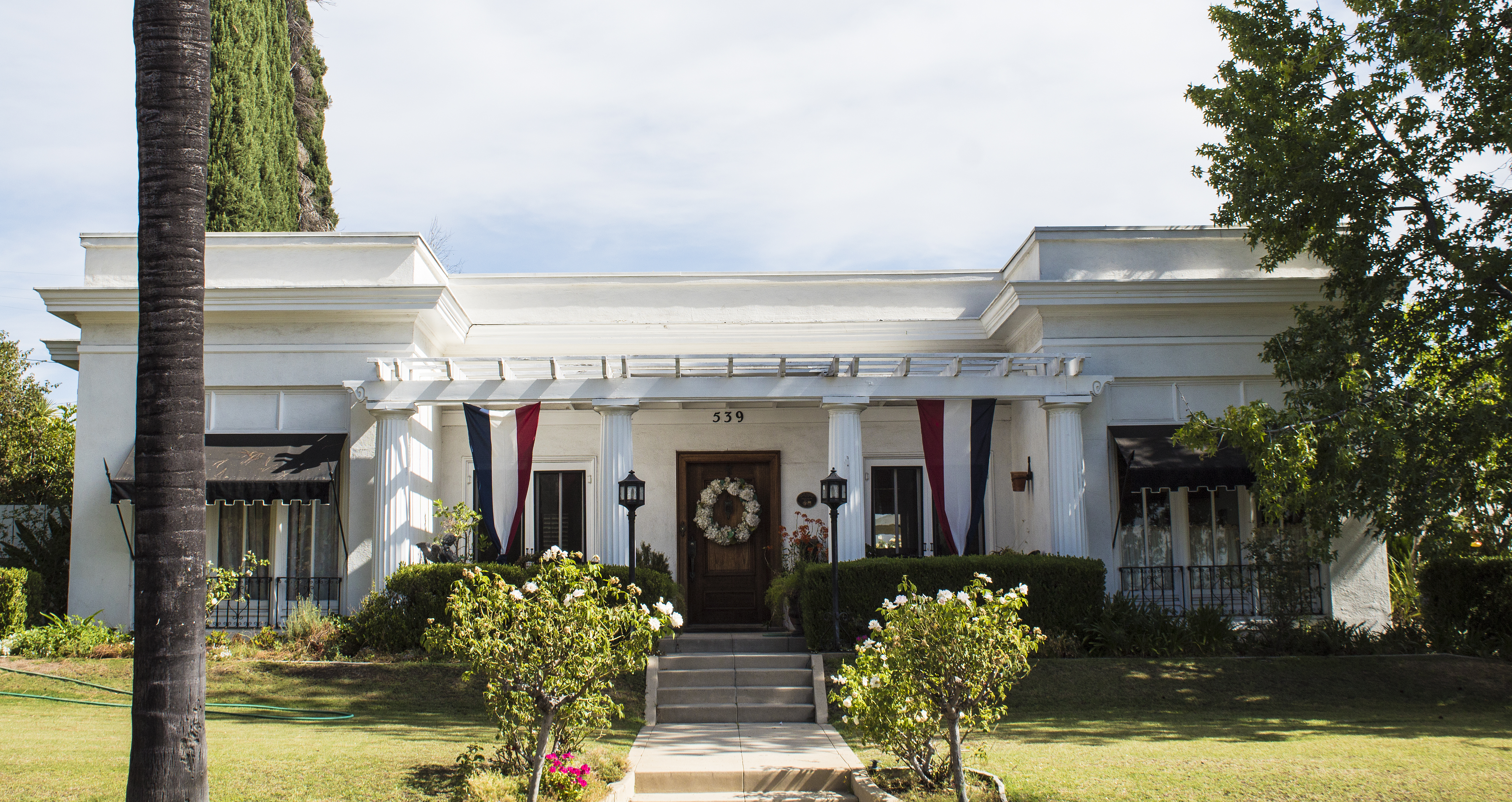 A colored photo of the Arthur Kelley House in 2017.