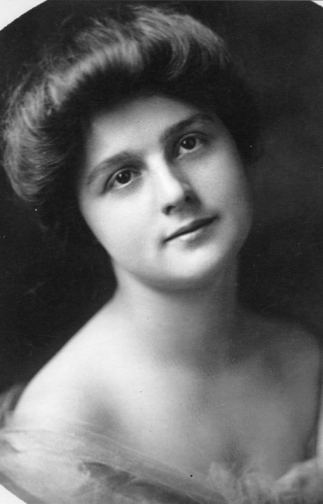 A black and white portrait photograph of Dewella Bruns.