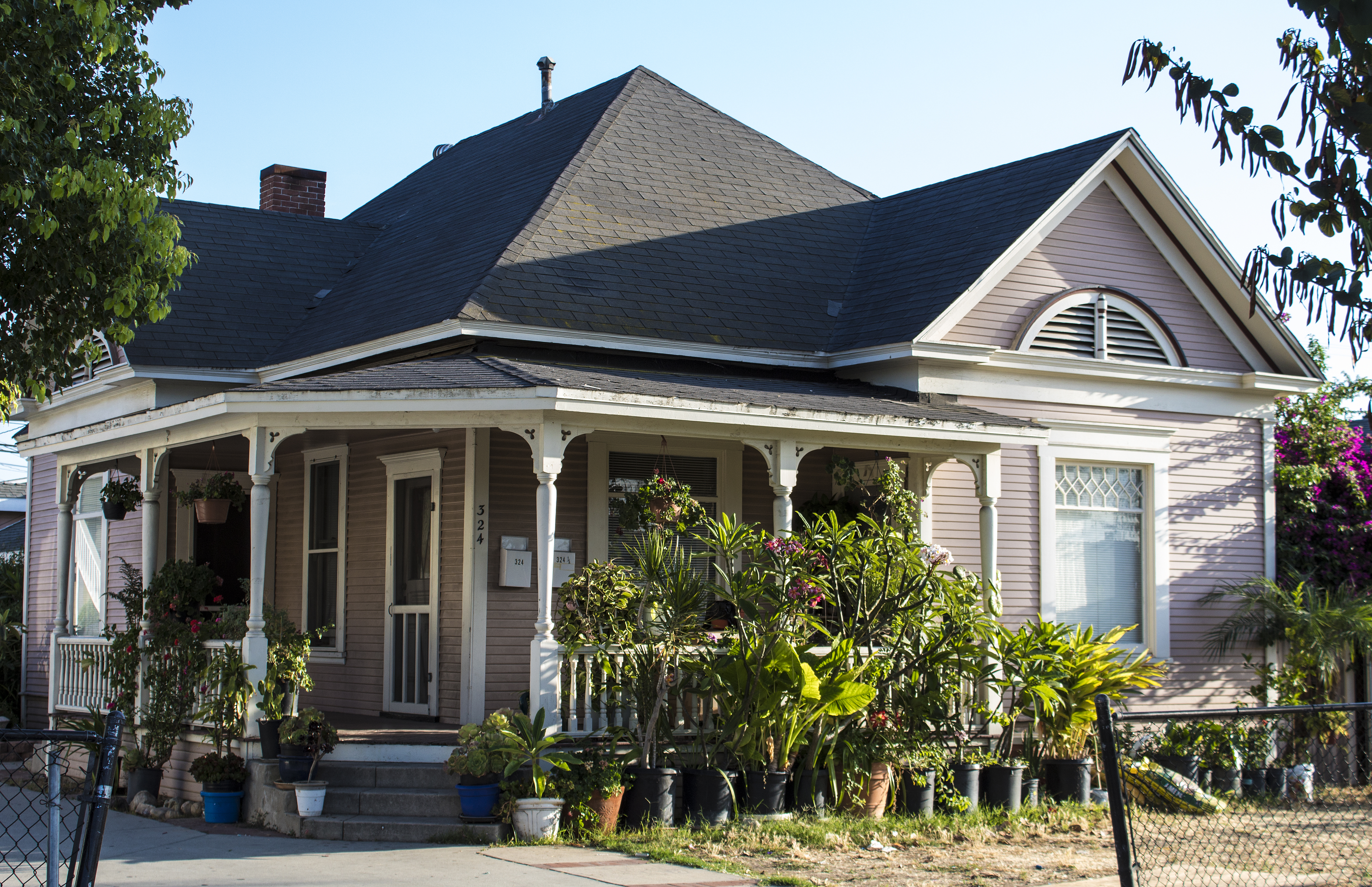 A colored photo of the exterior of the George Annin House in 2017.