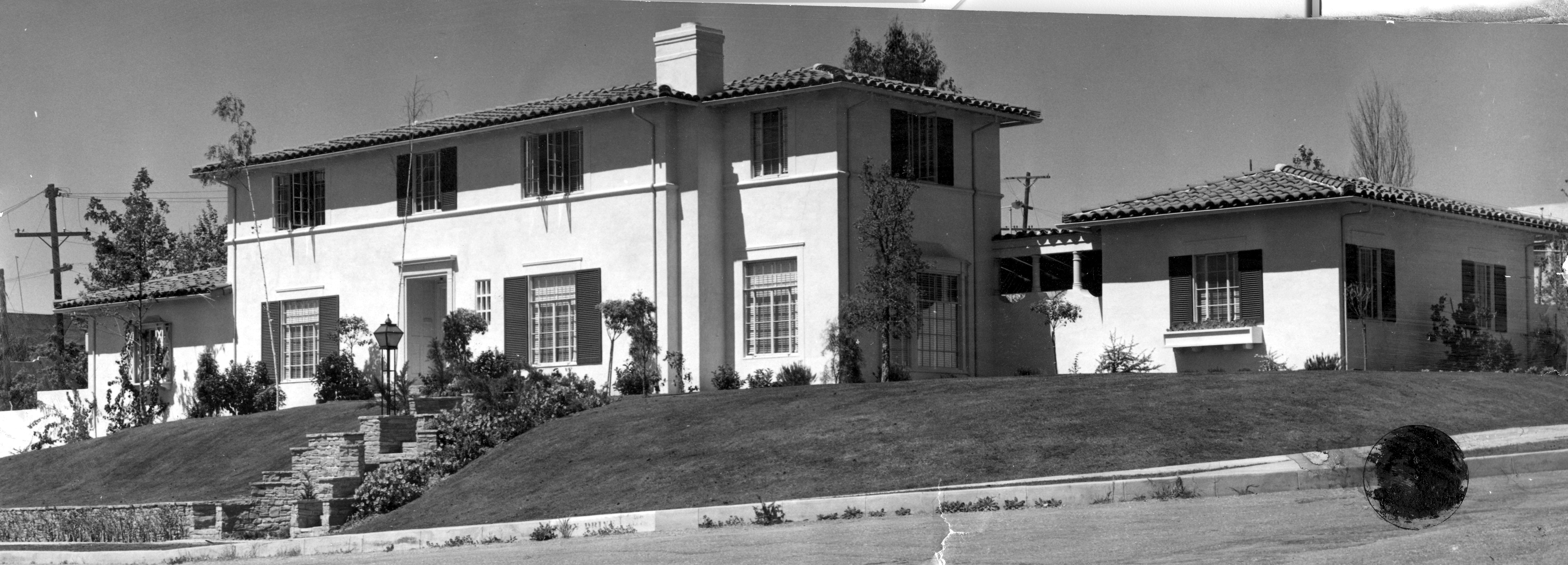 A black and white photograph of the exterior of the W. Arlee Mills House from Richman.