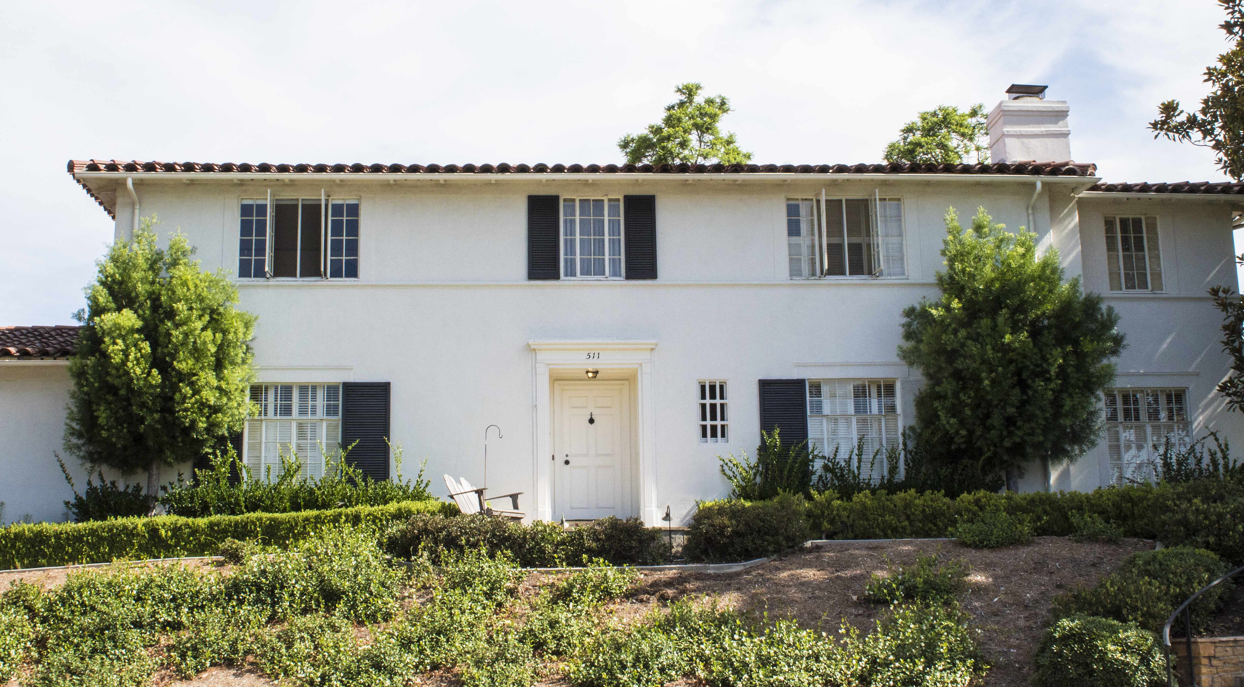A colored photo of the front of the W. Arlee Mills House in 2017.