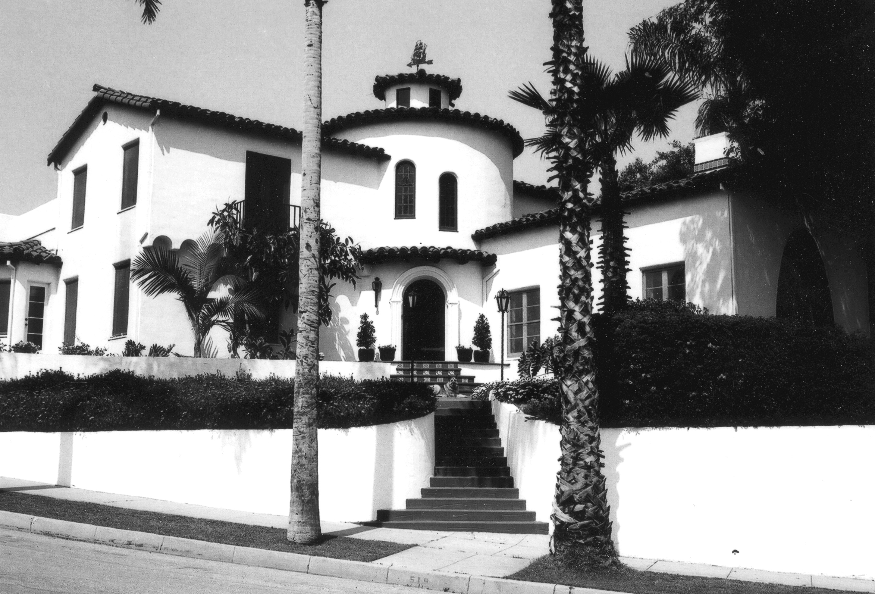A black and white photograph of the Arthur Cleaver House for the Historical Building Survey in 1978.