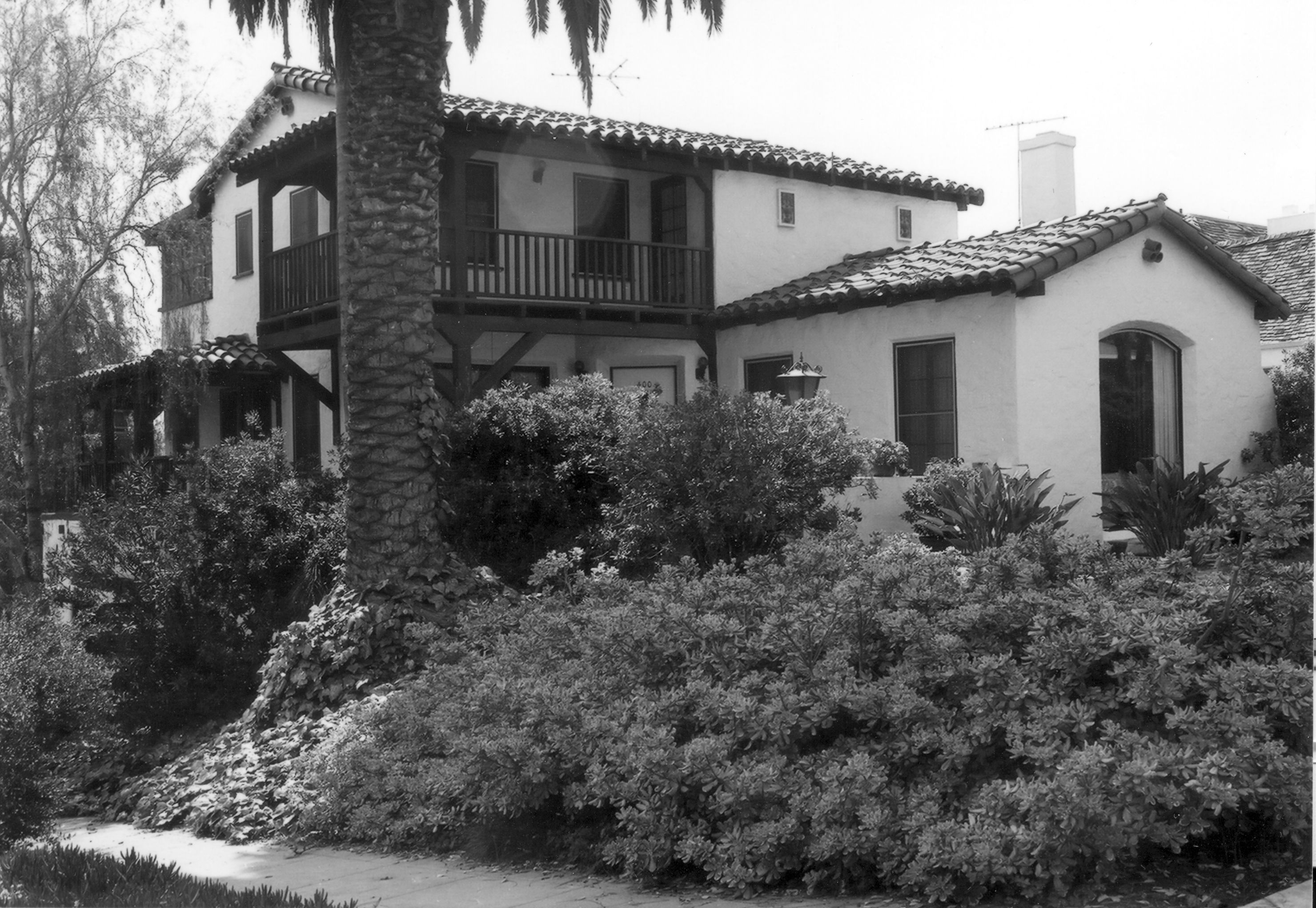 A black and white photograph of the Toney Hirigoyen House for the Historical Building Survey in 1978.