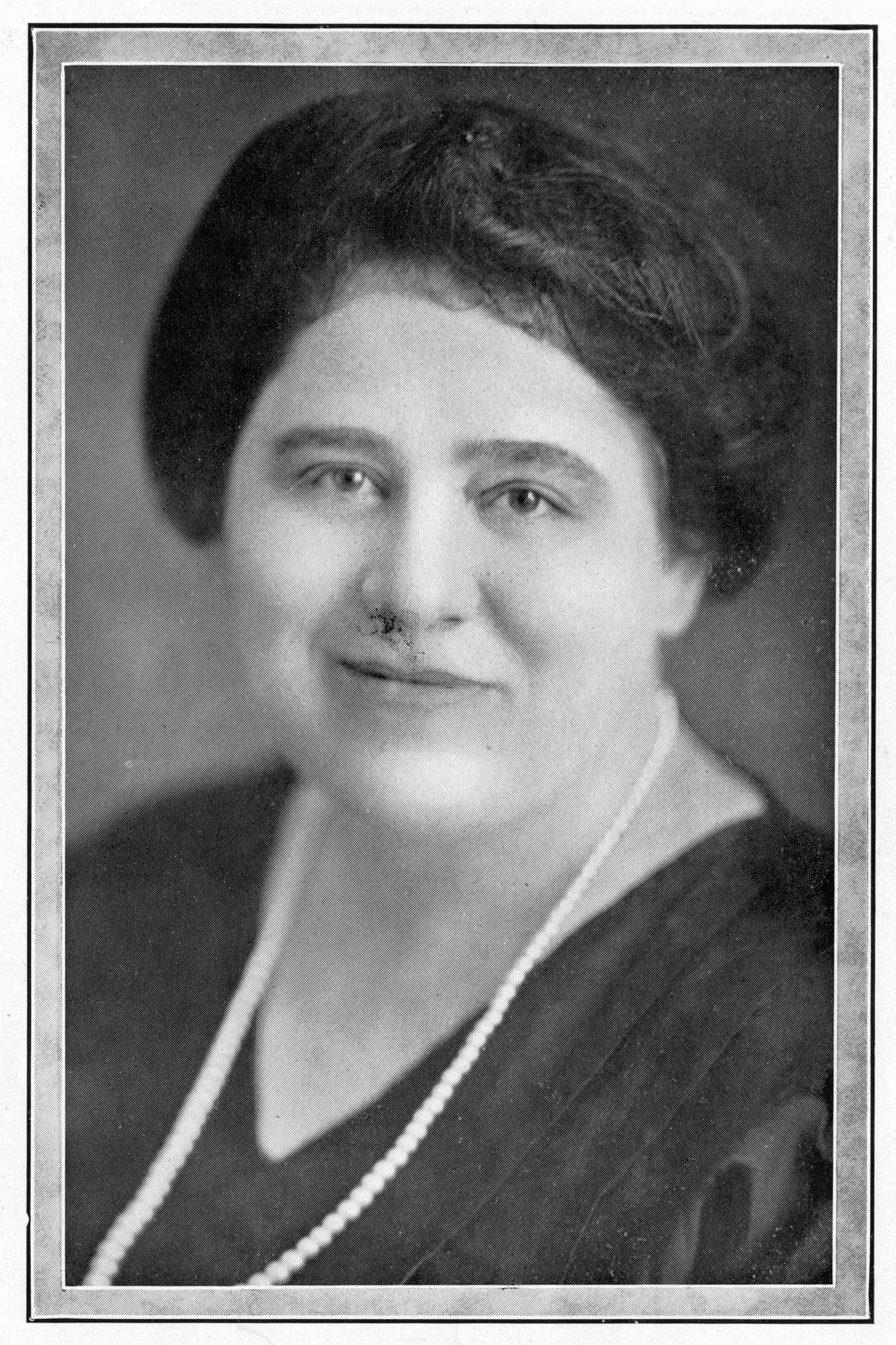 A black and white portrait photograph of Anita Shepardson in 1925.