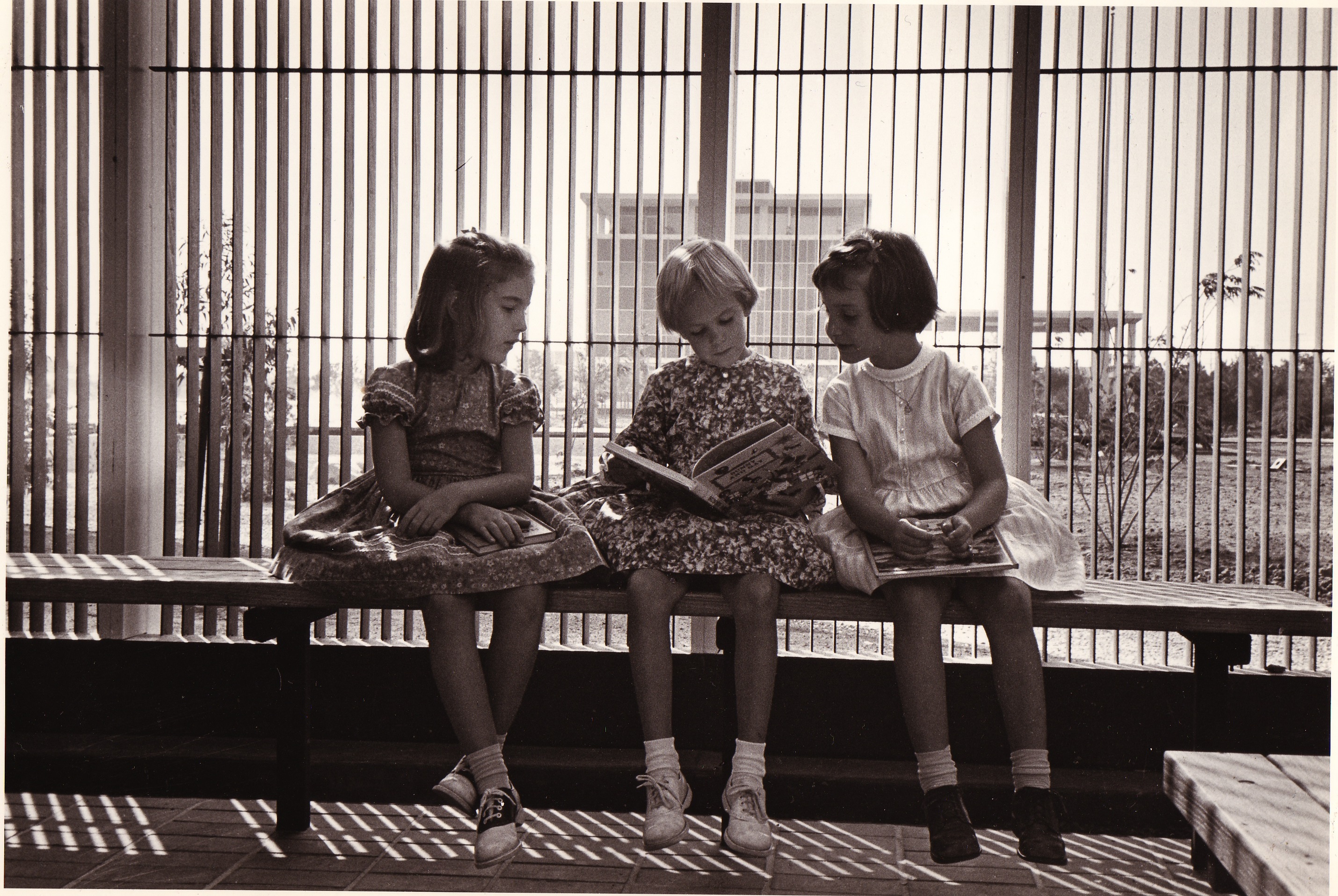A black and white photograph of the Hunt Library Atrium in 1962.