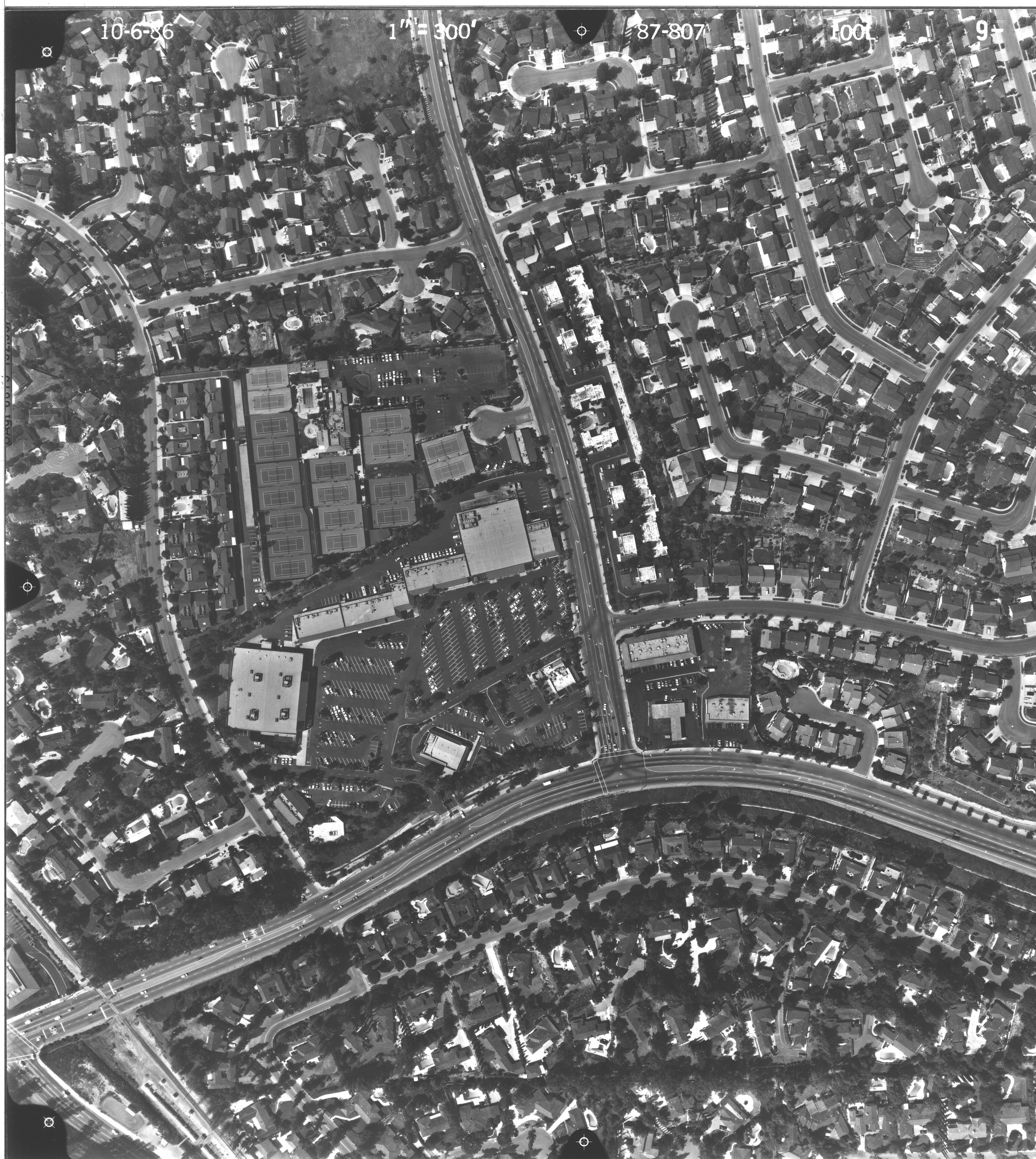 A digital scan of an aerial view of Euclid and Rosecrans (version B) in 1986.