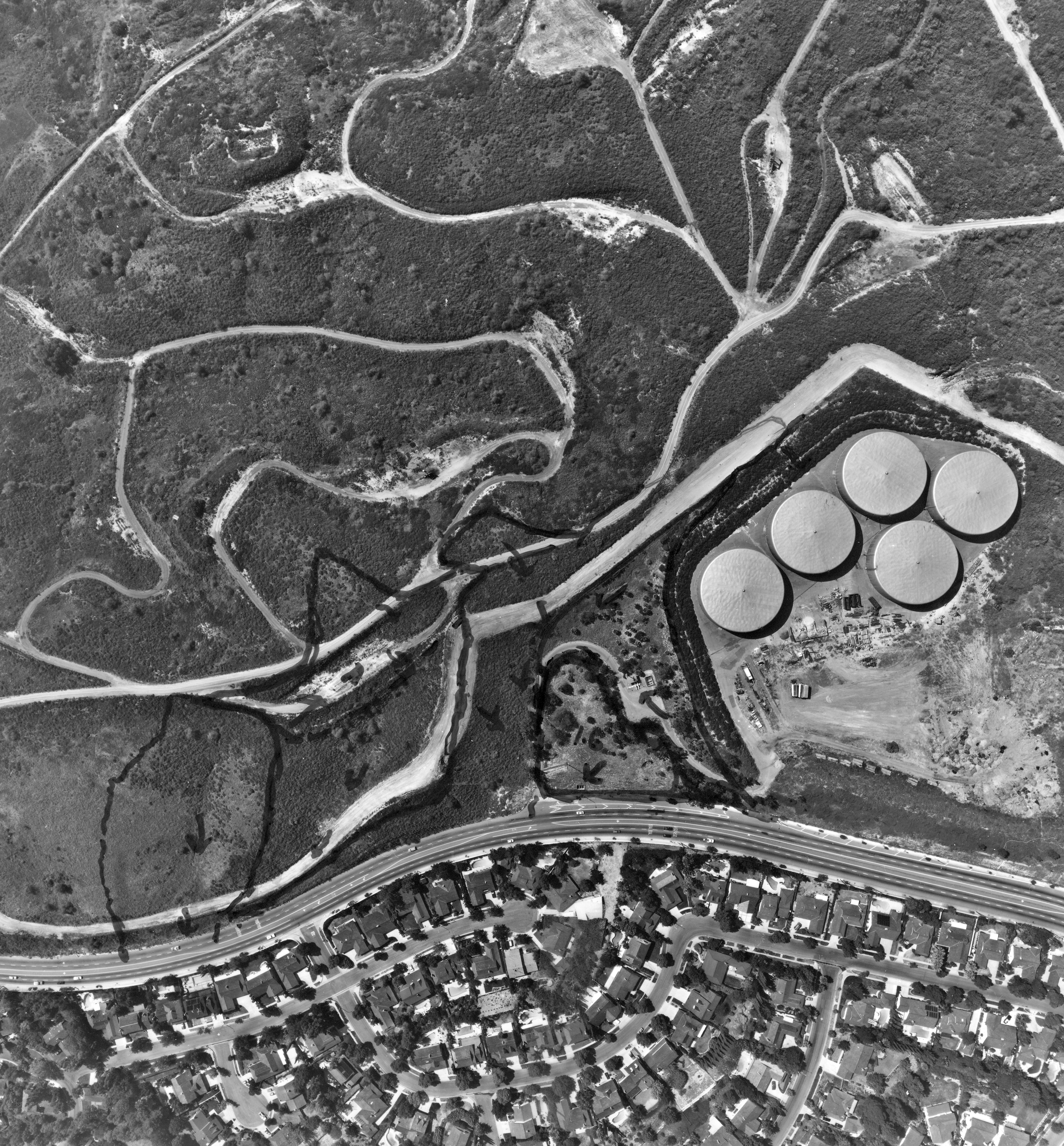 A digital scan of an aerial view of West Coyote Hills and Las Palmas (version A) in 1986.