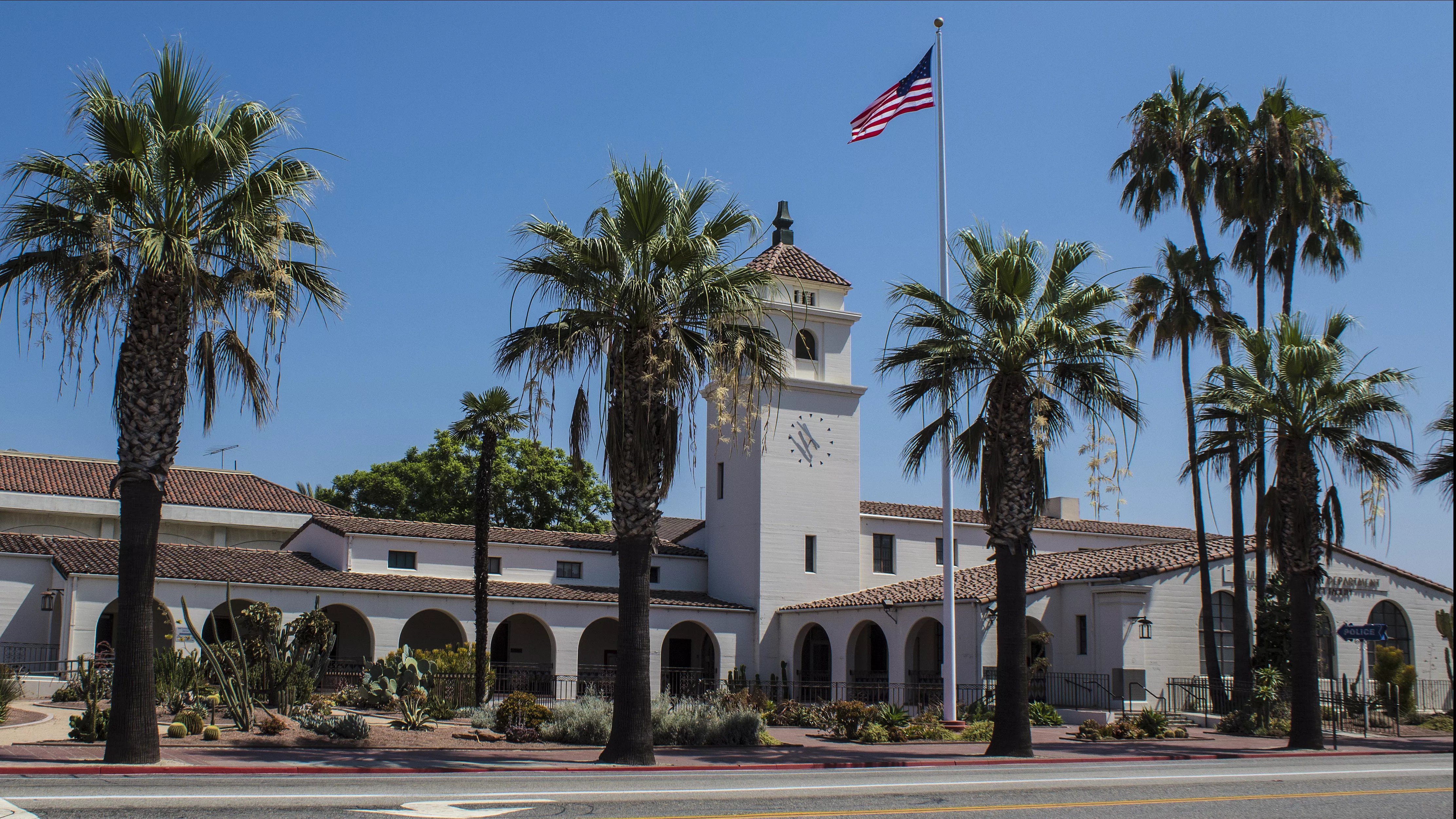 A colored current photo of the Fullerton City Hall, taken in 2017.