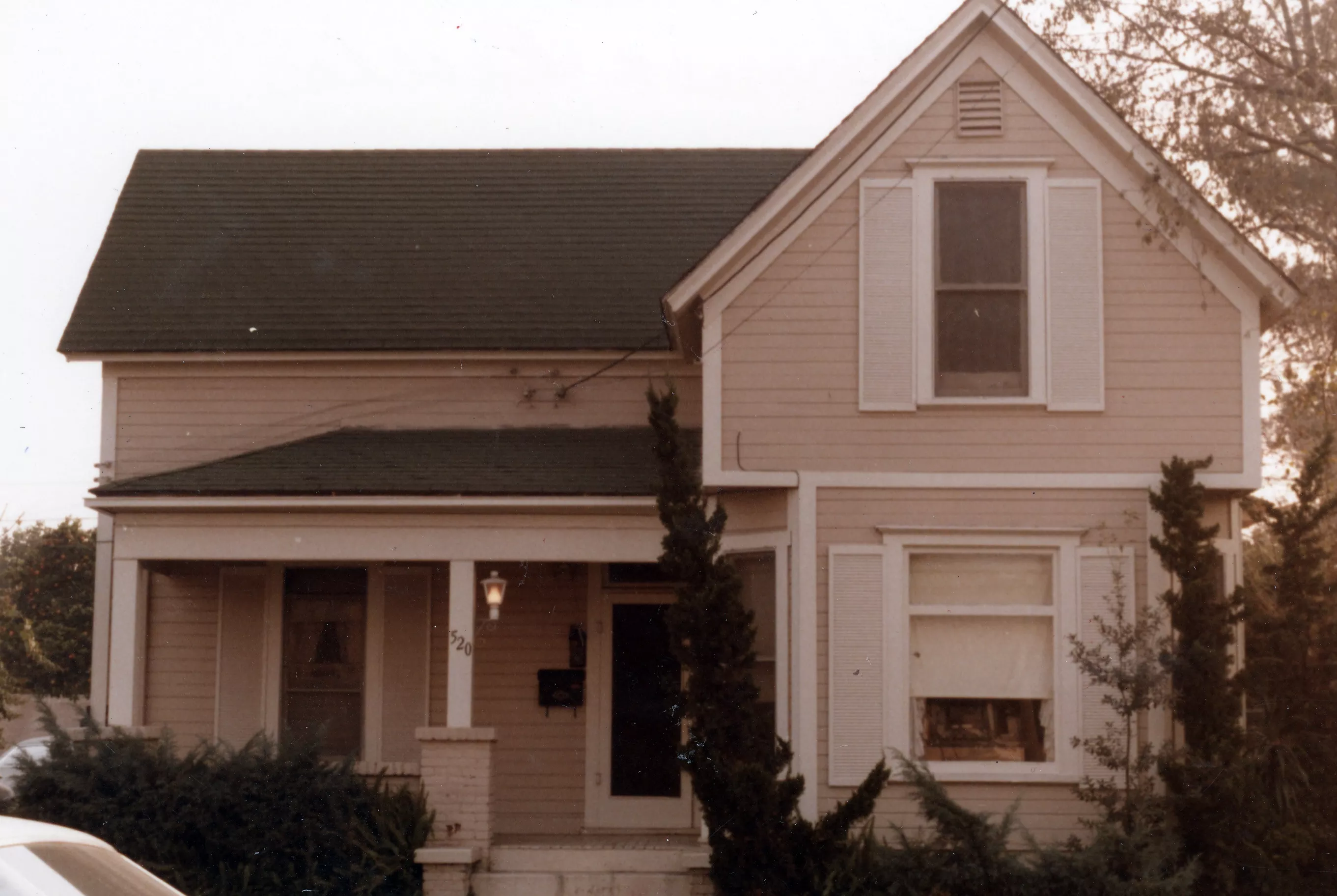 A vintage photograph of the exterior of the Charles Ruddock House in 1984.
