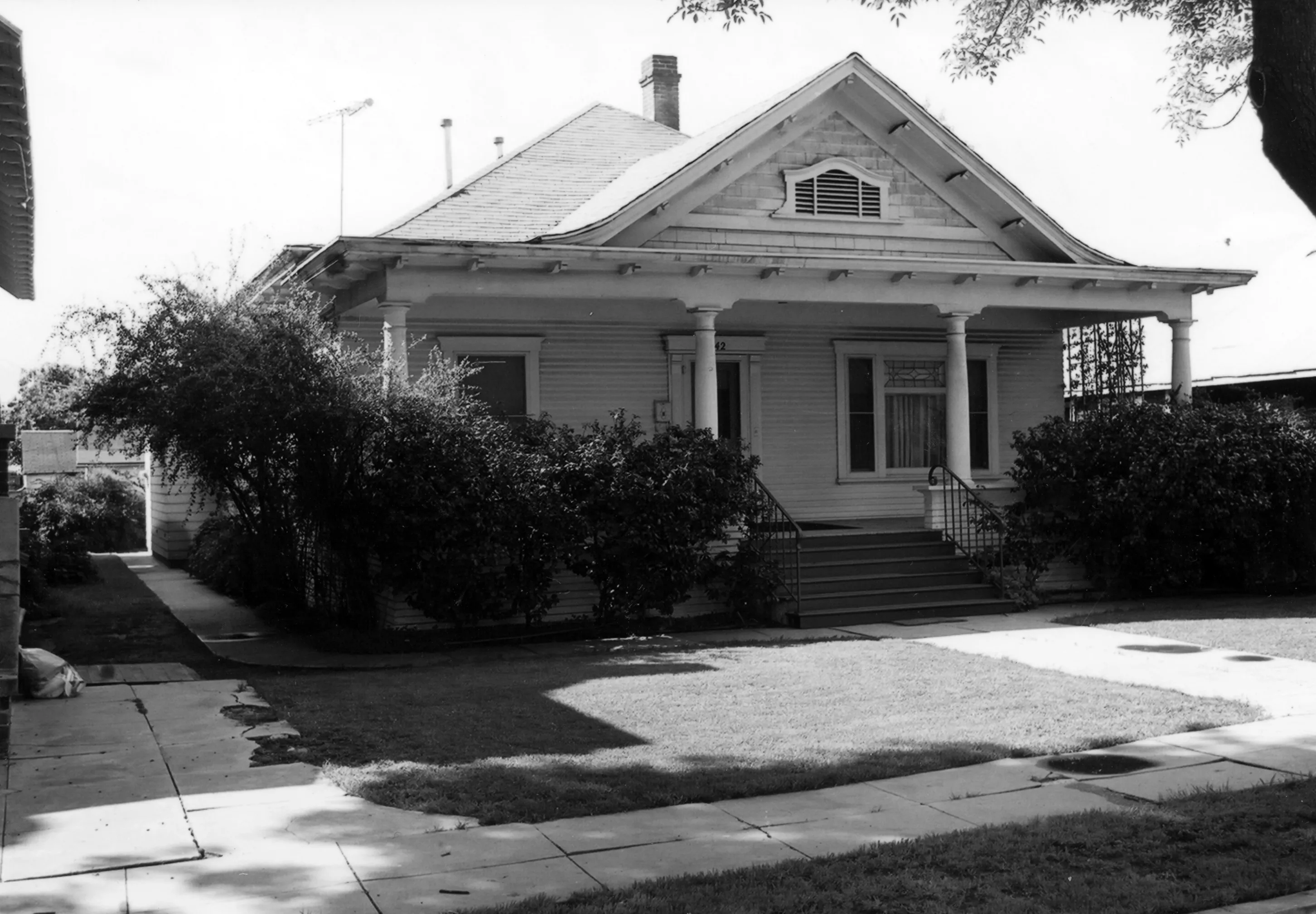 A black and white photograph of the Methodist Parsonage taken in 1978 for the Historical Building Survey.