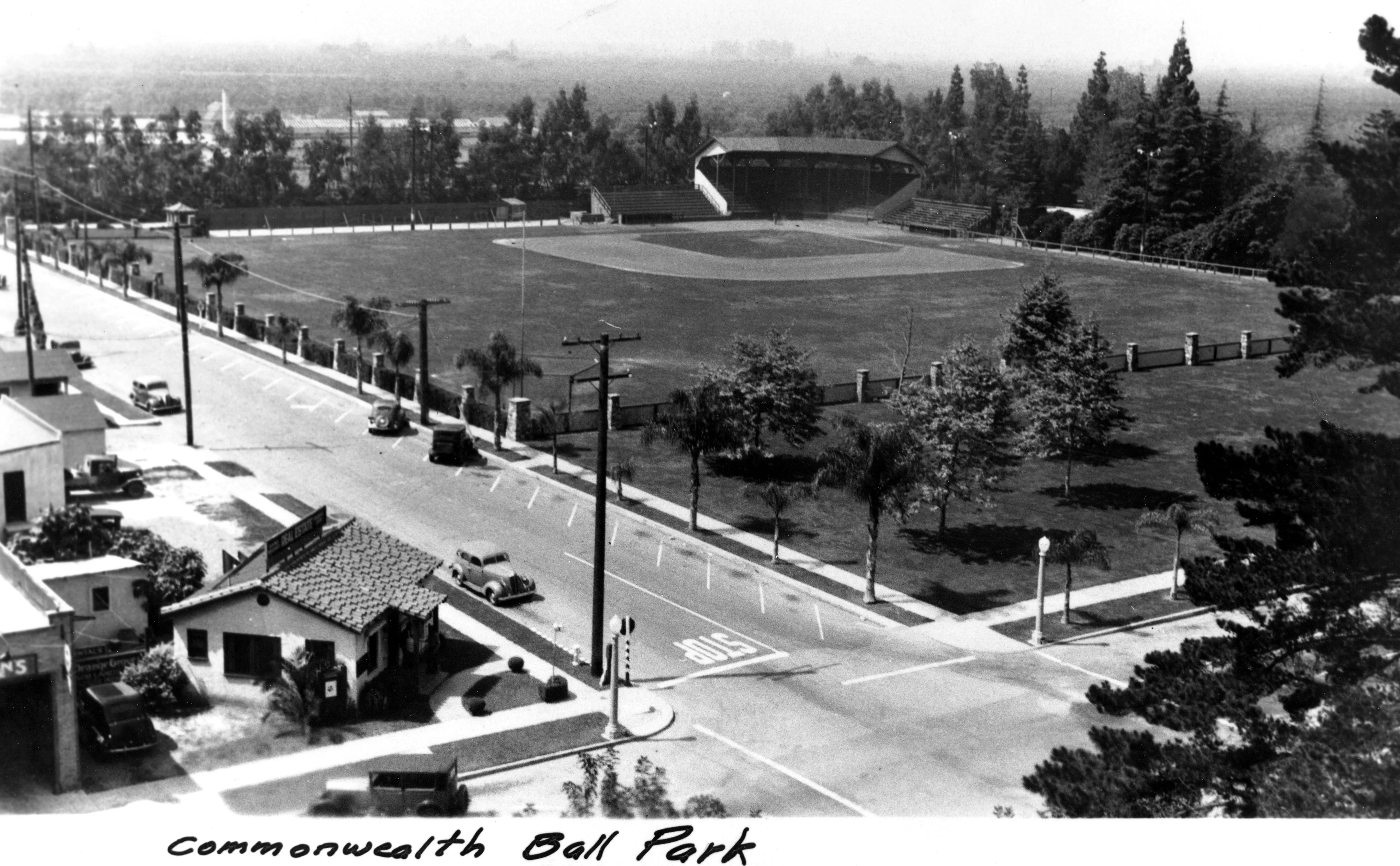 A black and white aerial view photo of the Commonwealth (now Amerige) Park in 1940. The handwriting below the picture reads: Commonwealth Ball Park.