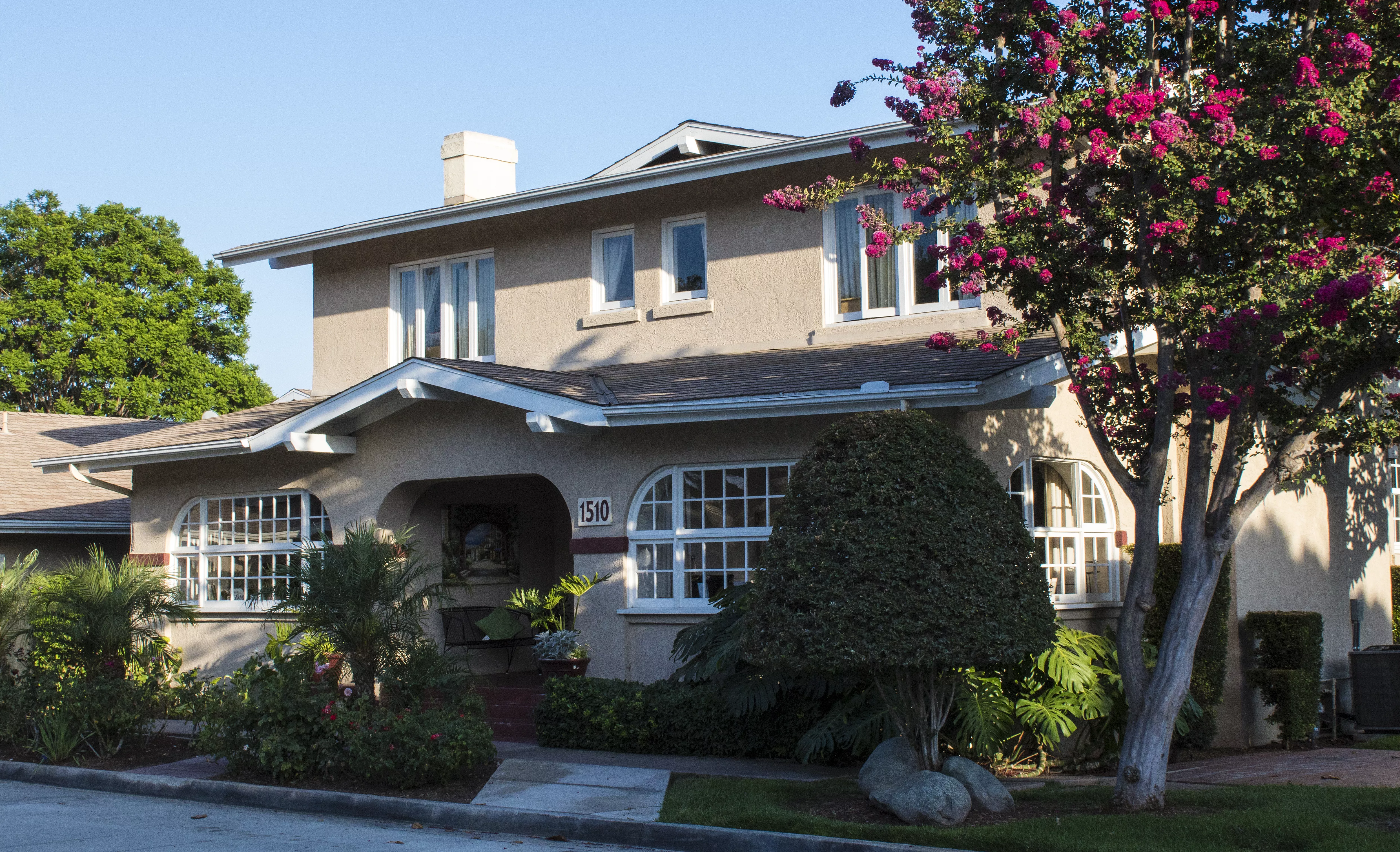 A colored photo of the Bert Annin House taken in 2017.