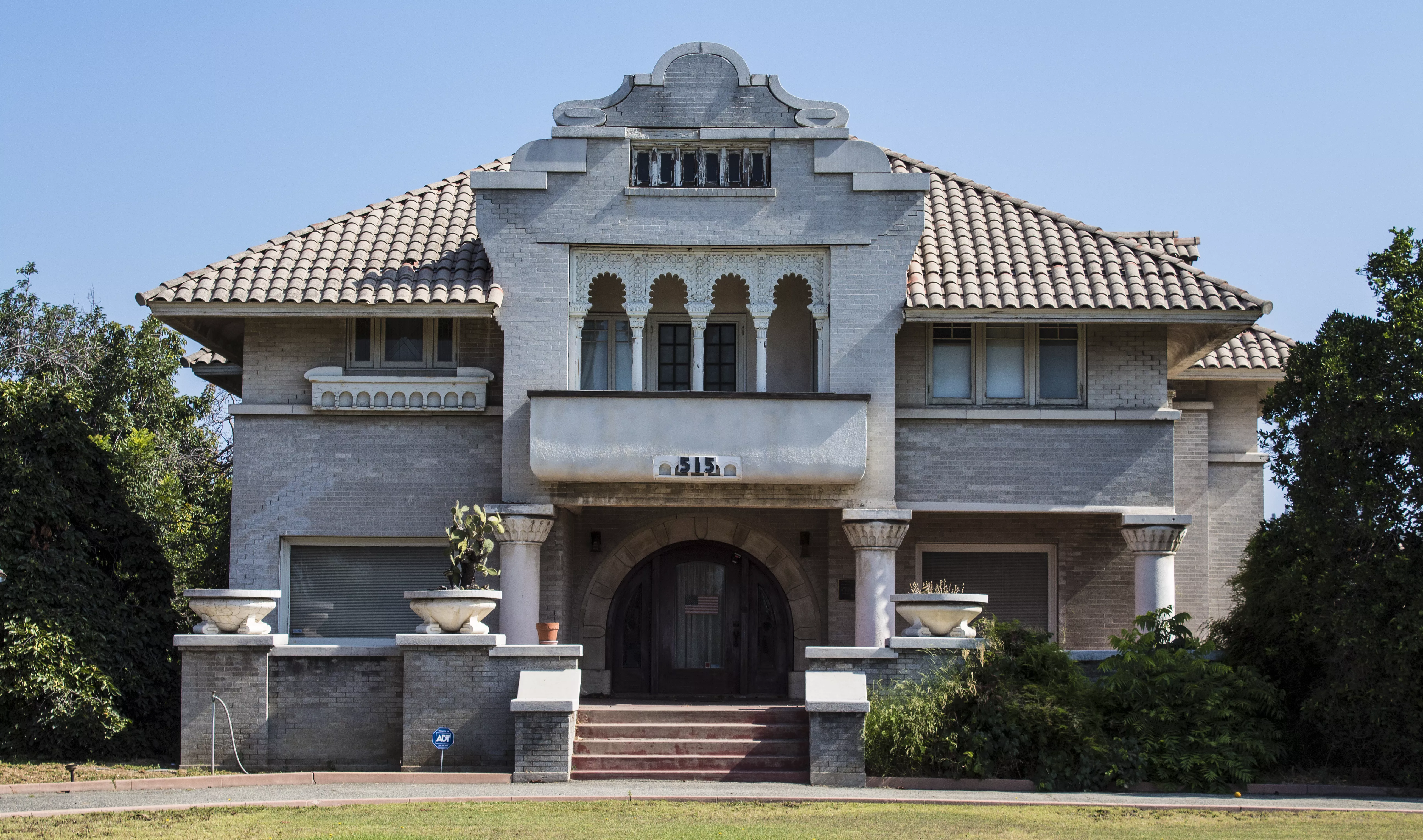 A colored photo of the John Hetebrink House in 2017.