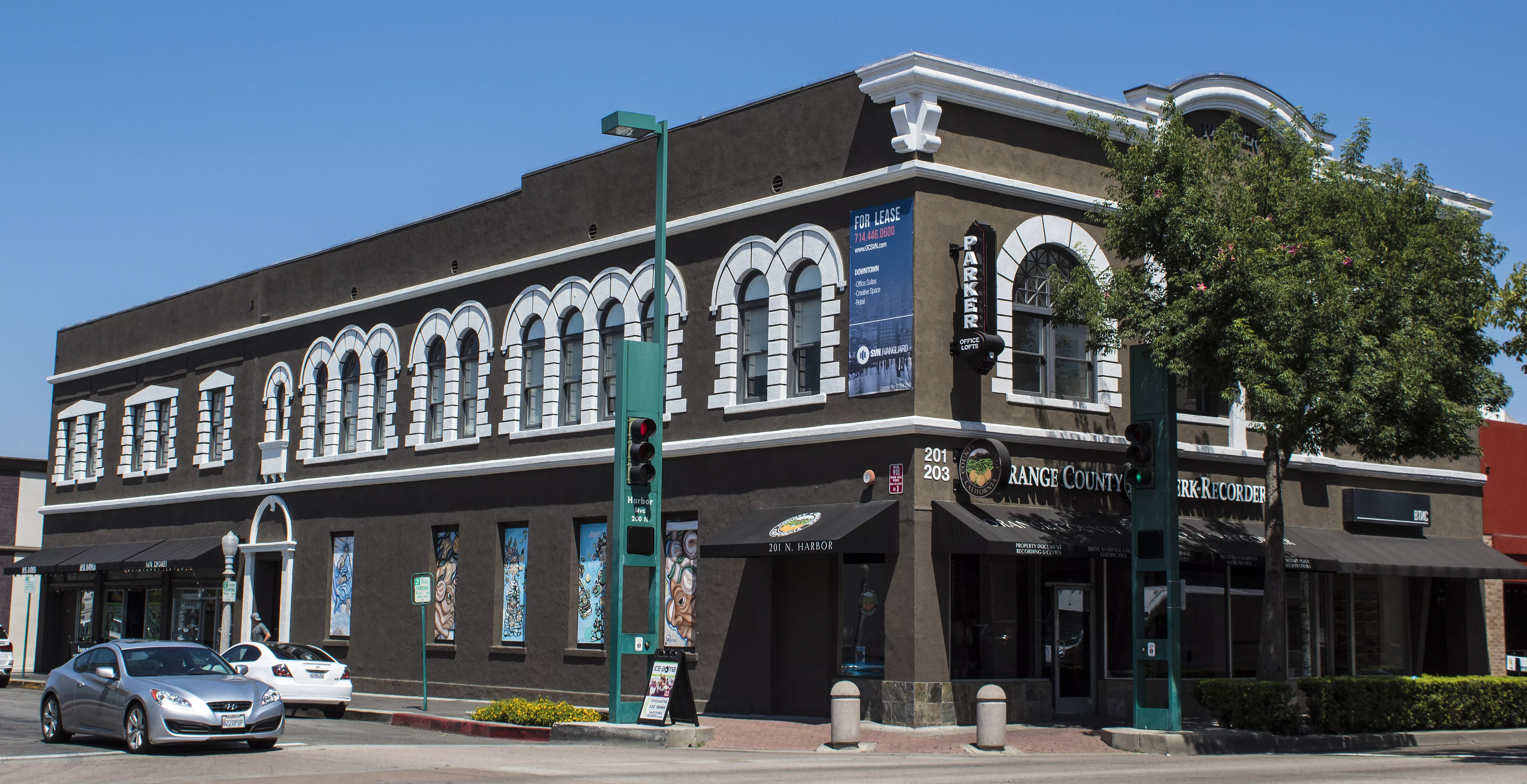 A colored photo of the first Masonic Temple (now Parker Building) in 2017.