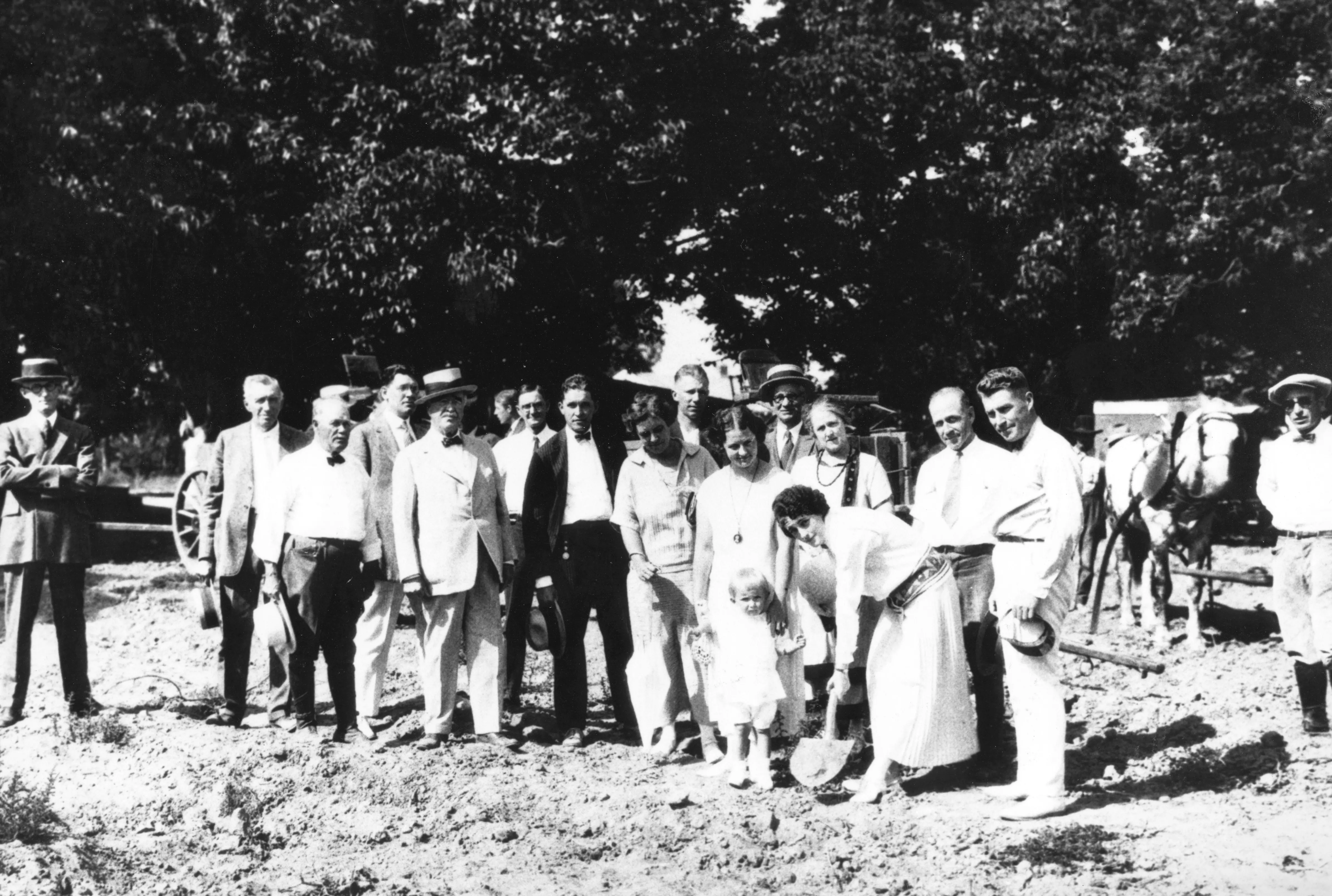 A black and white photograph of the groundbreaking of the Alician Court Theatre in 1924.