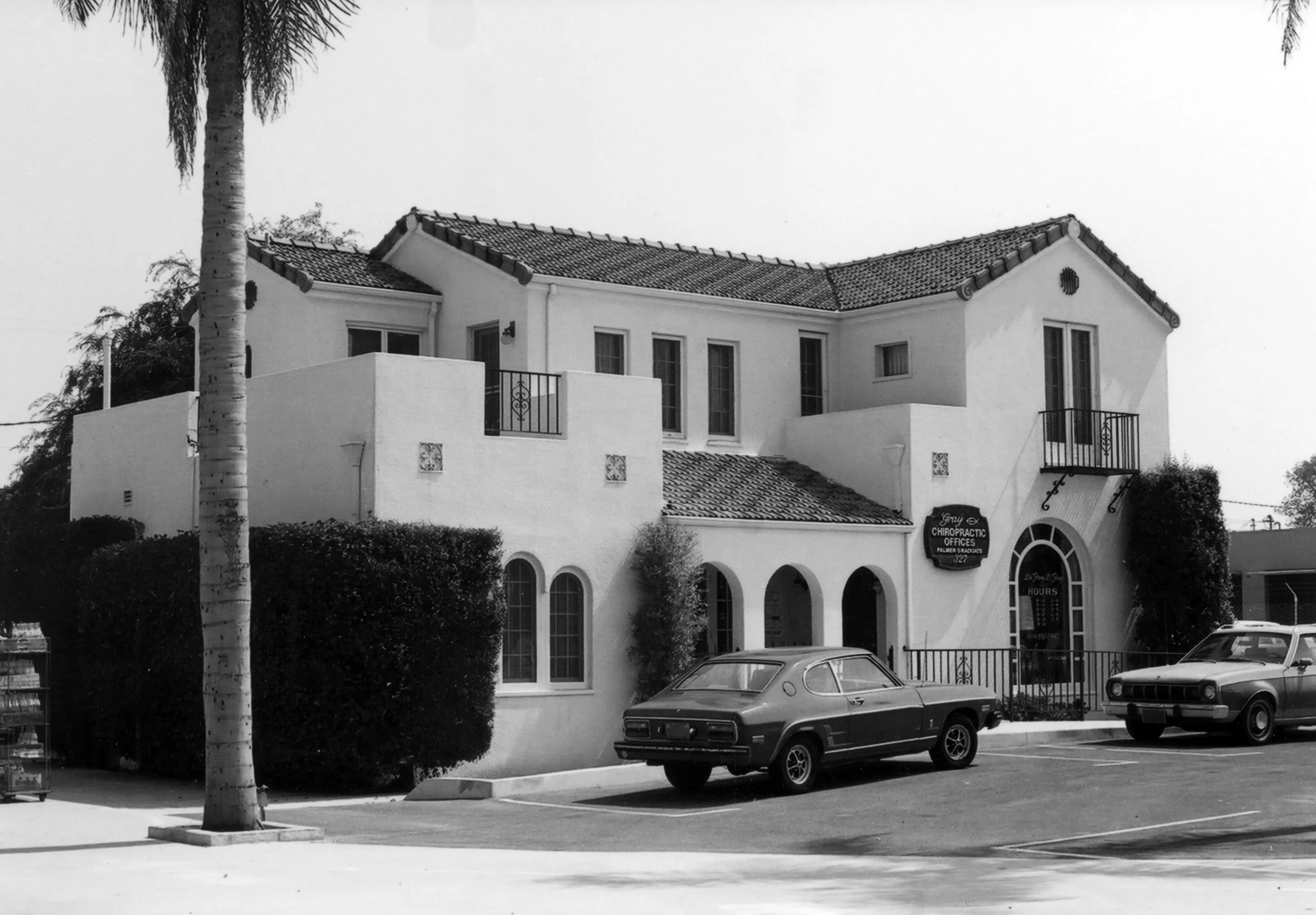 A black and white photograph of the William Wintter House for the Historical Building Survey in 1978.