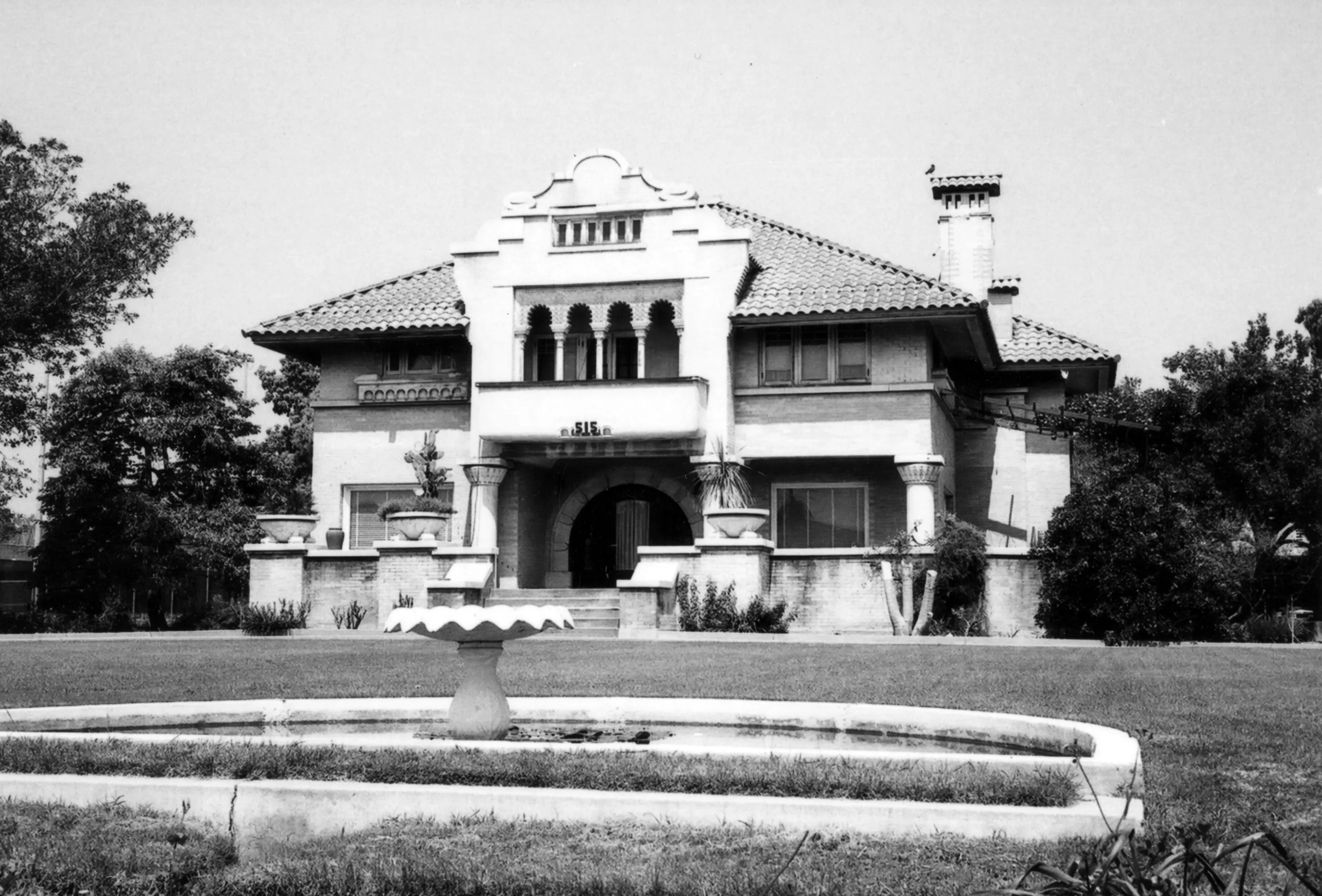 A black and white photograph of the John Hetebrink House for the Historical Building Survey in 1978.