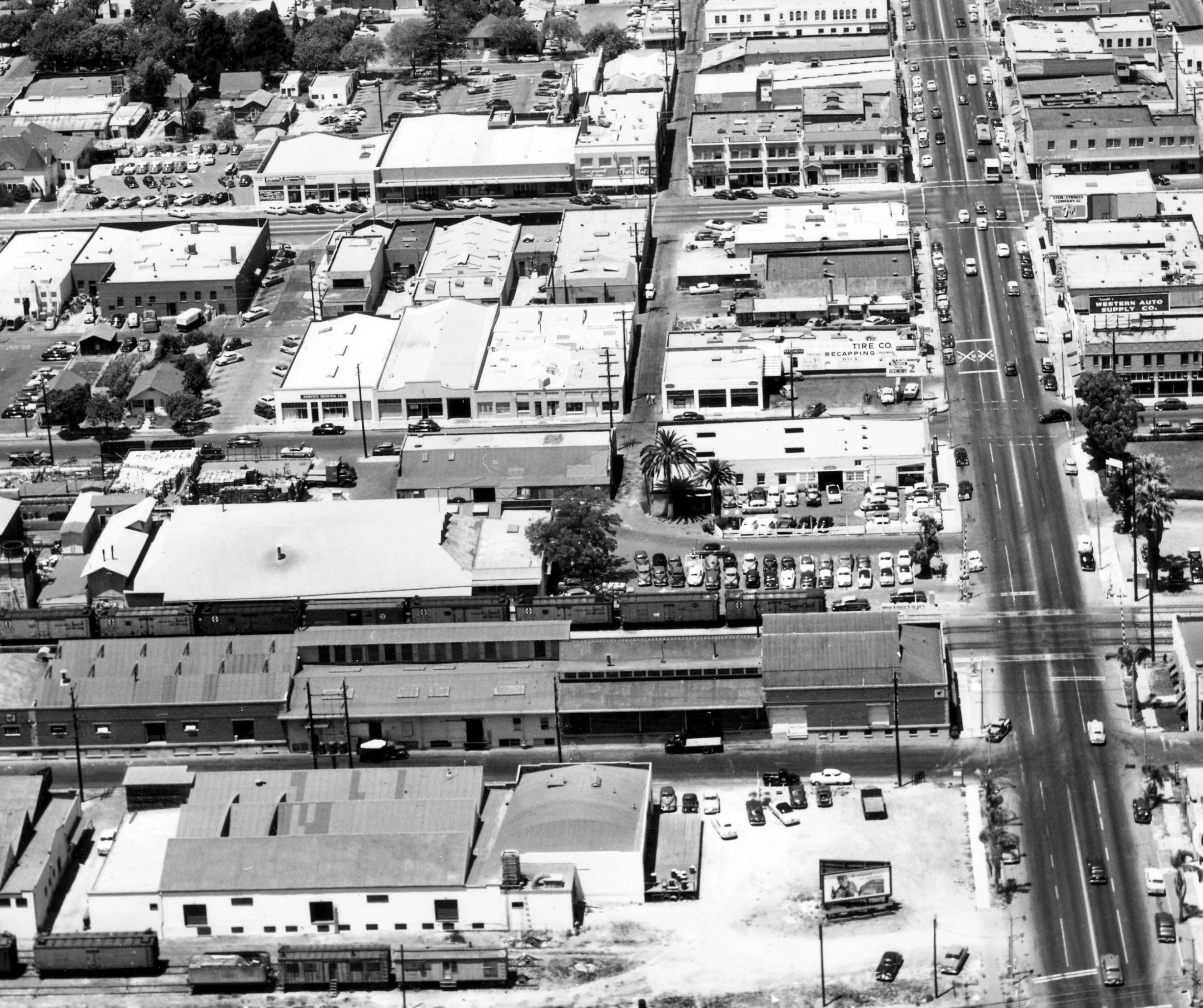 A black and white photograph of the aerial view of the Ellingson Building in 1953.