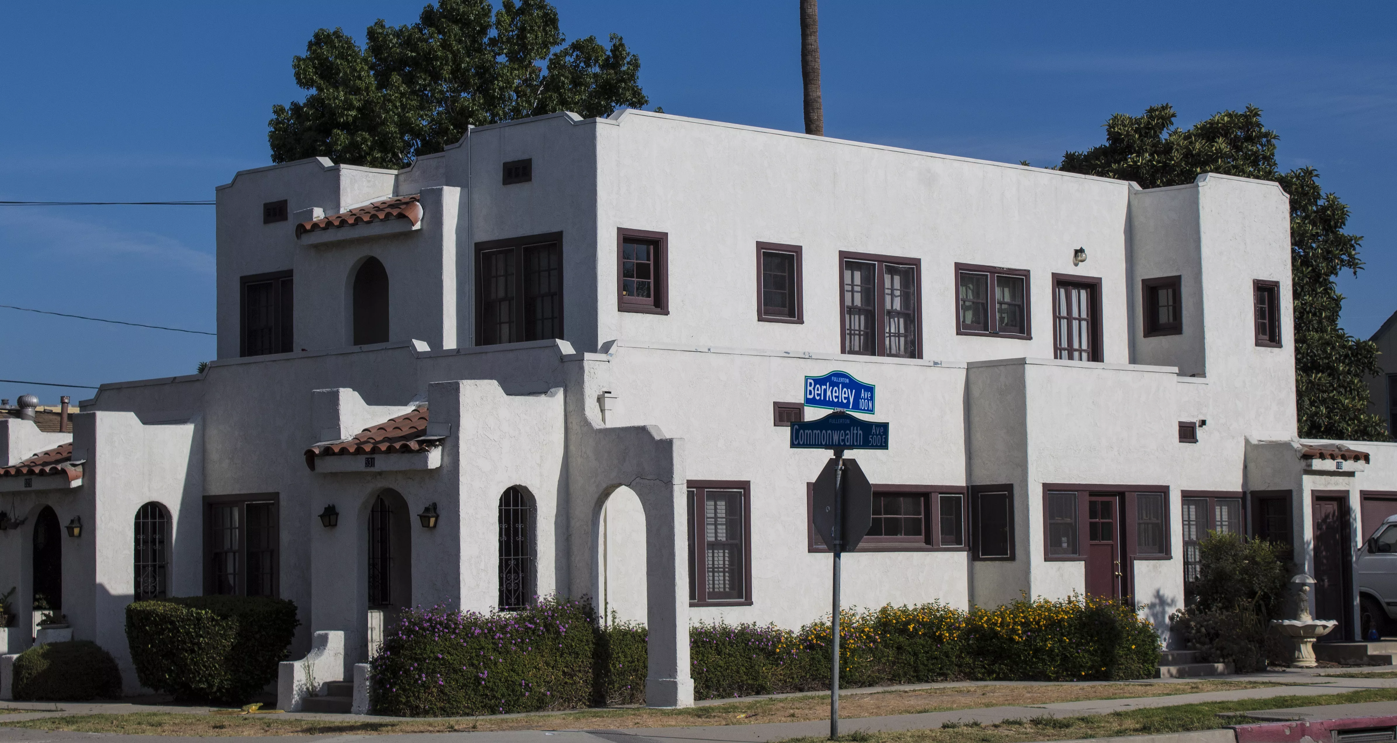 A colored photo of the Jesse Ellis Apartments in 2017.