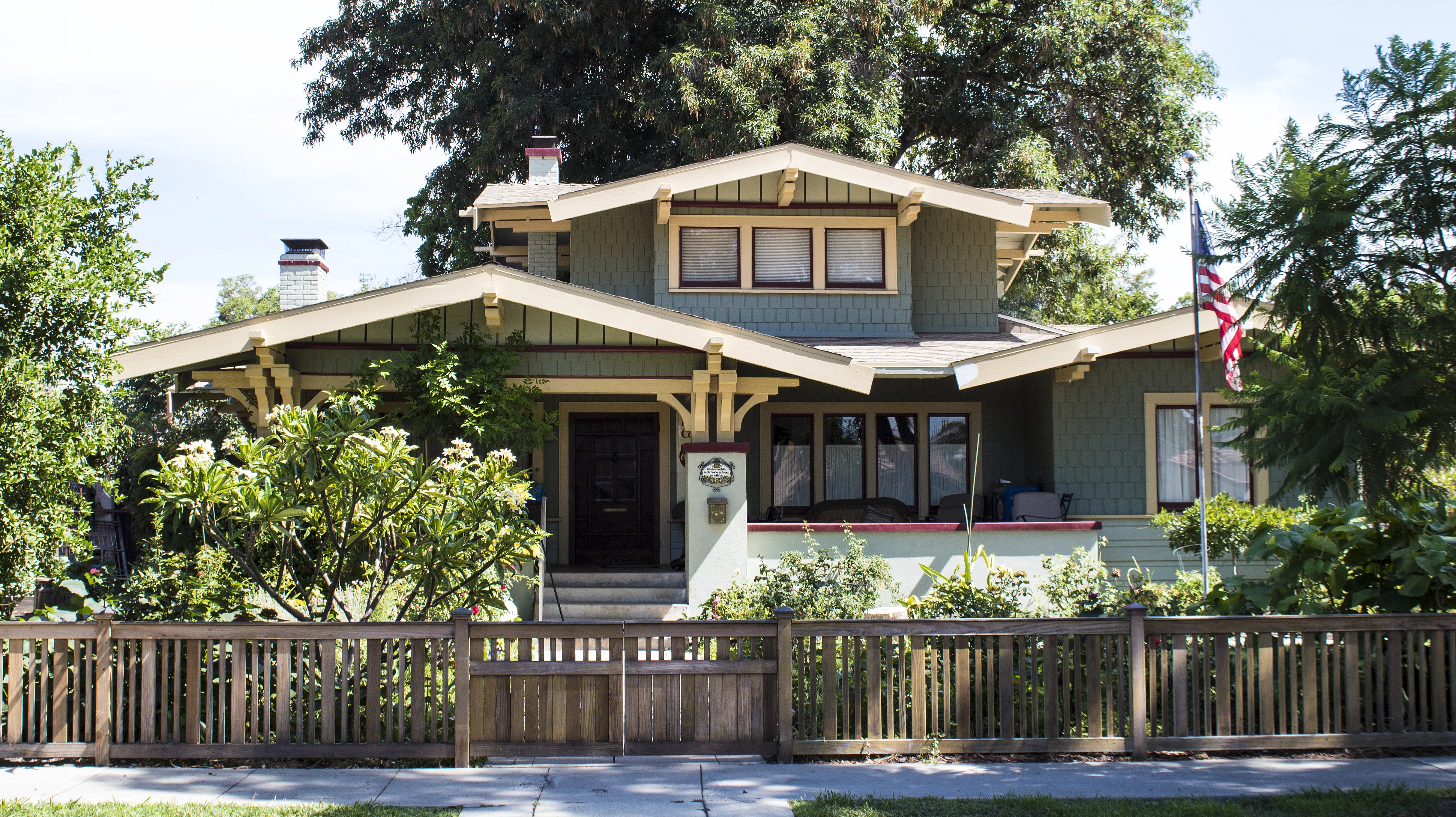 A colored photo of the John Phillips House in 2017.