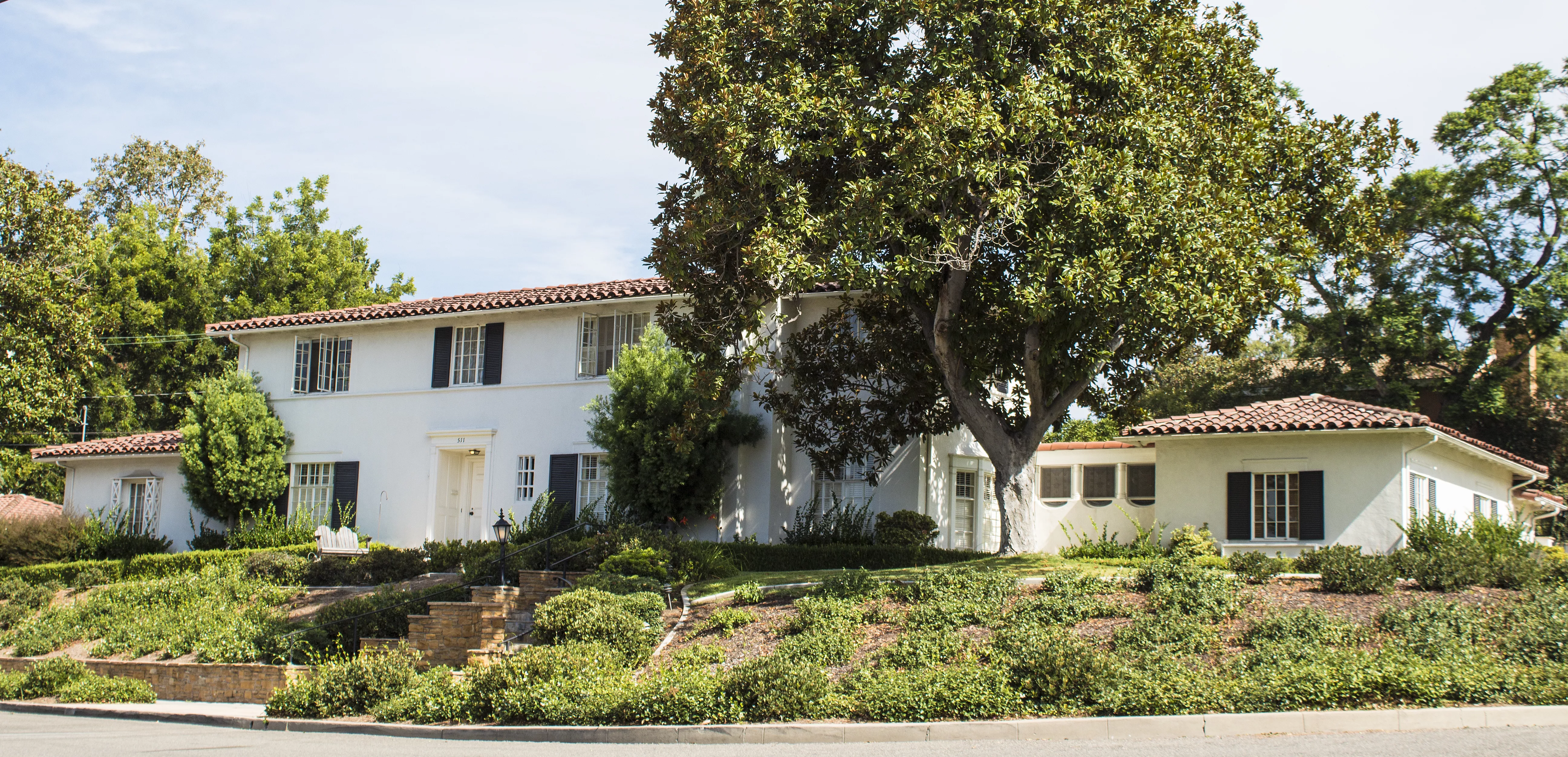 A colored photo of the W. Arlee Mills House in 2017.