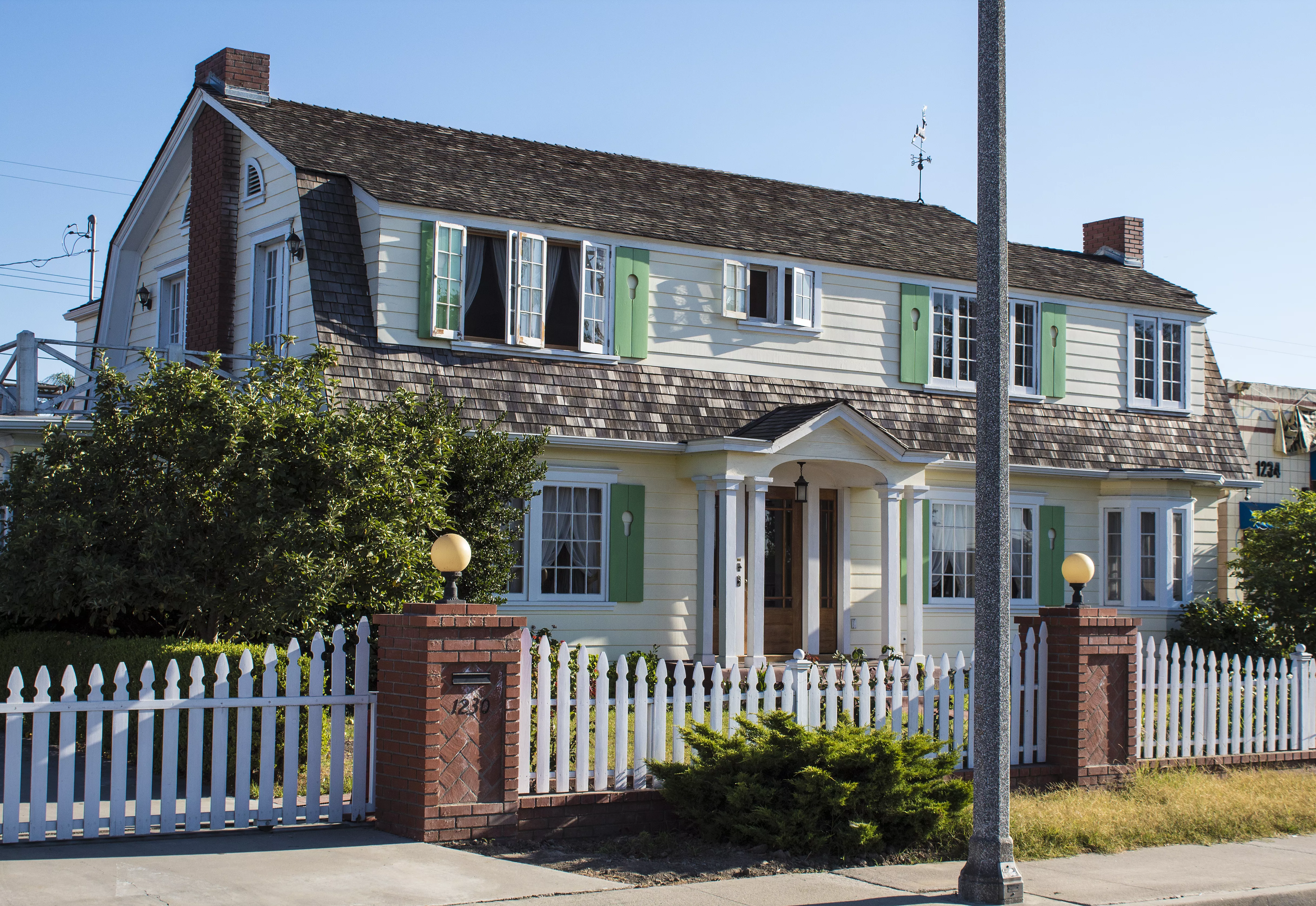 A colored photo of the Max Royer House in 2024.