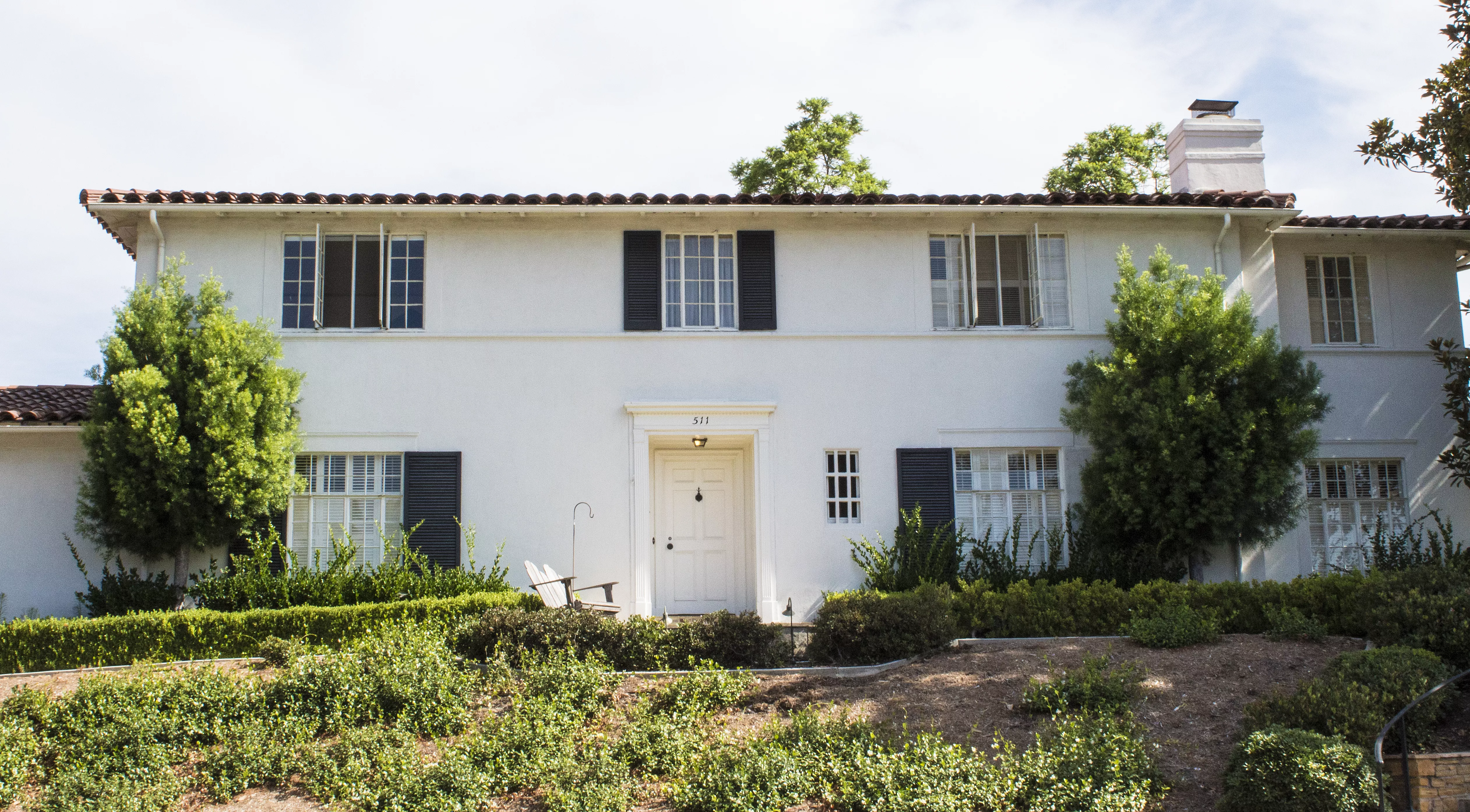 A colored photo of the front of the W. Arlee Mills House in 2017.