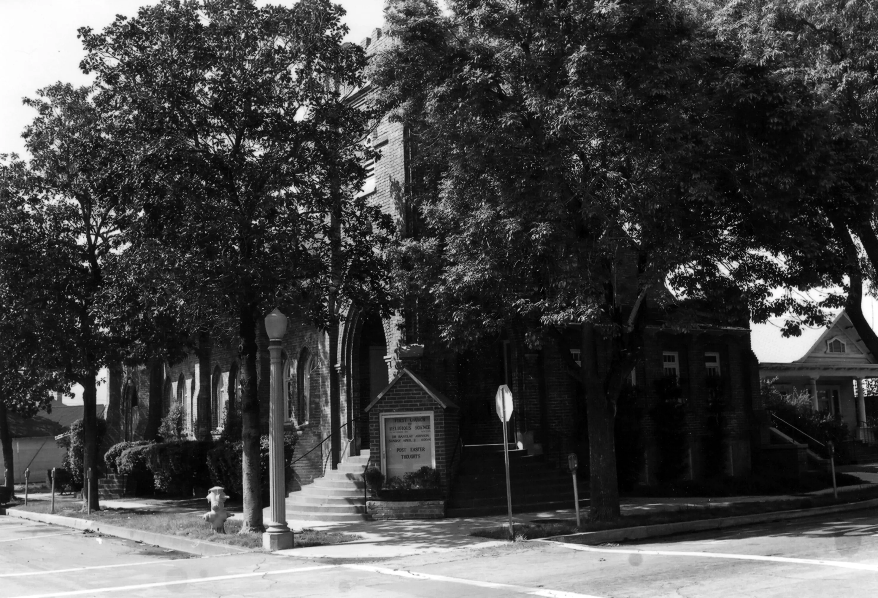 A black and white photograph of the Fullerton First Methodist Episcopal Church for the Historical Building Survey in 1978.