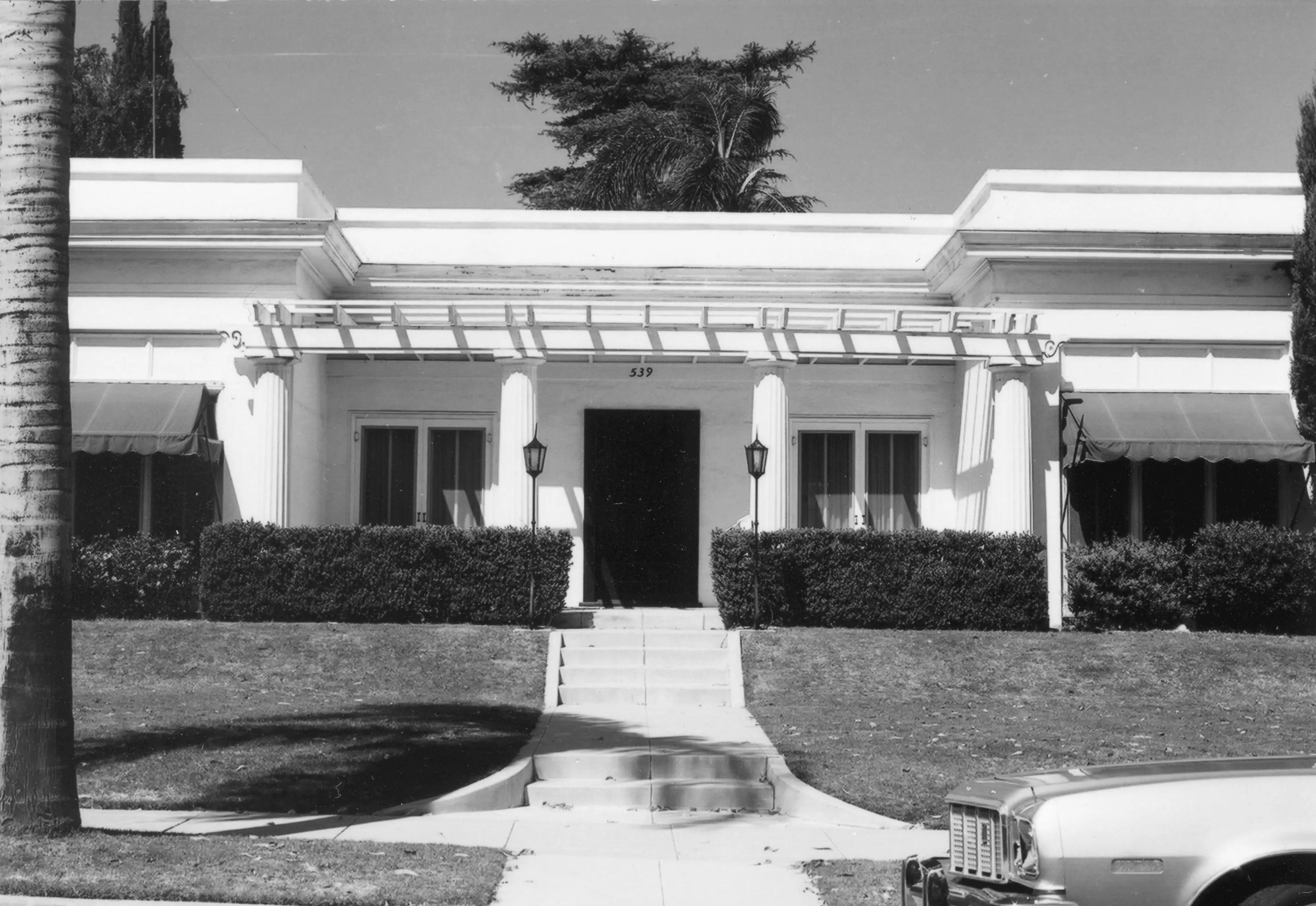 A black and white photograph of the Arthur Kelley House for the Historical Building Survey in 1978.