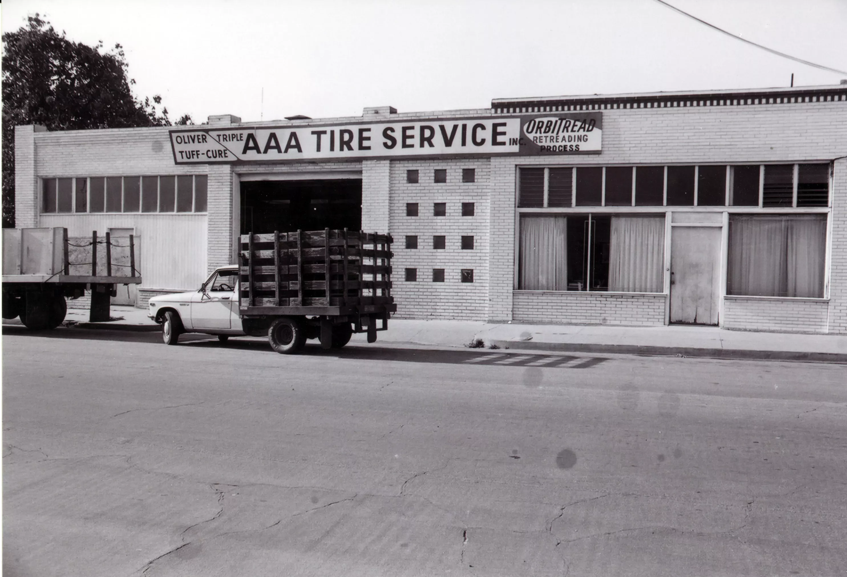 A black and white photograph of the Fullerton Dye Works building for the Historical Building Survey in 1978.