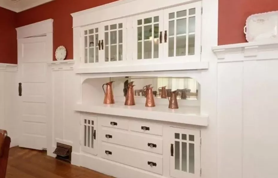 A colored photo of the interior dining room of the John Phillips House in 2016.