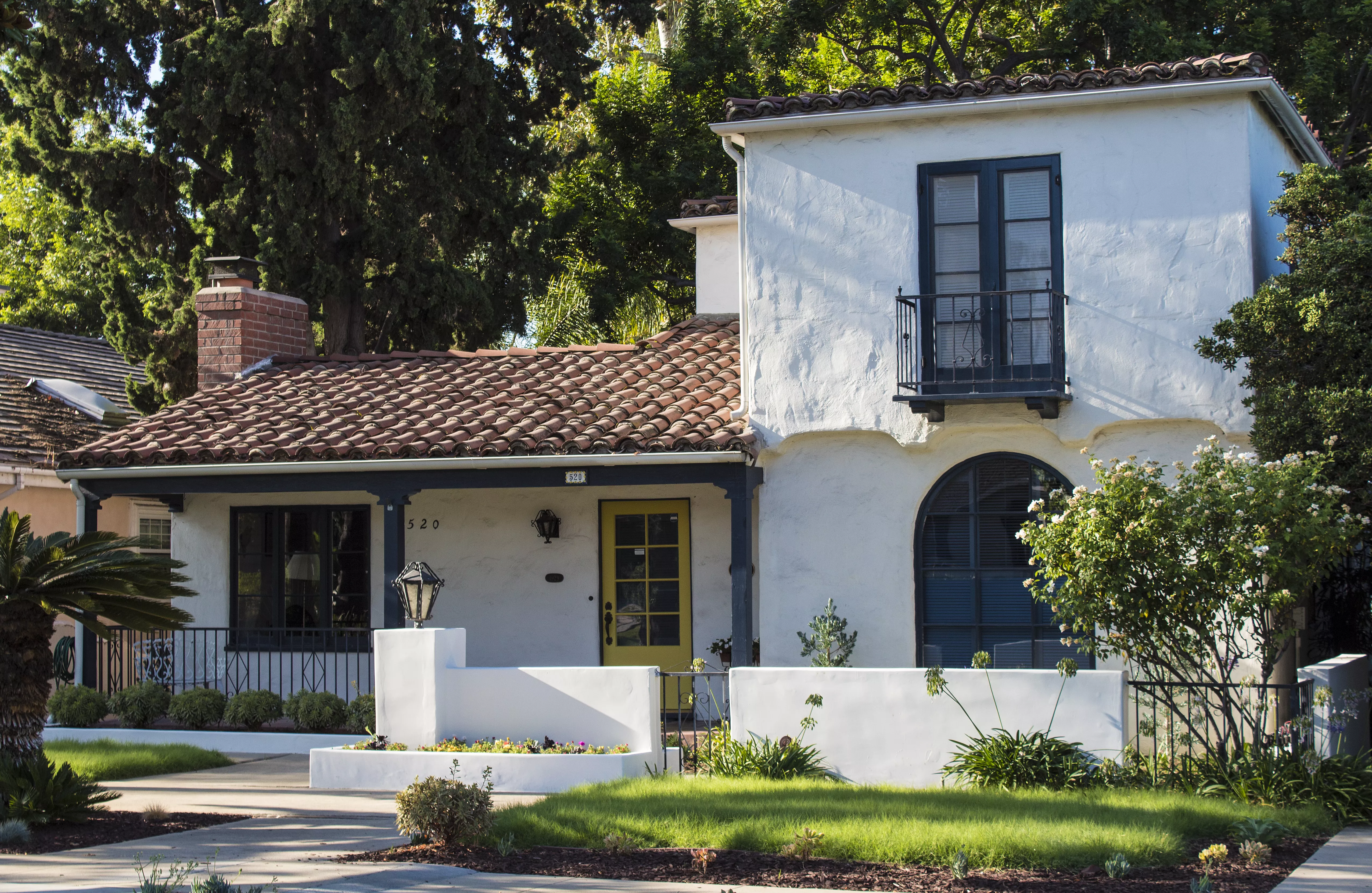 A colored photo of the Jesse Swearingen House in 2017.