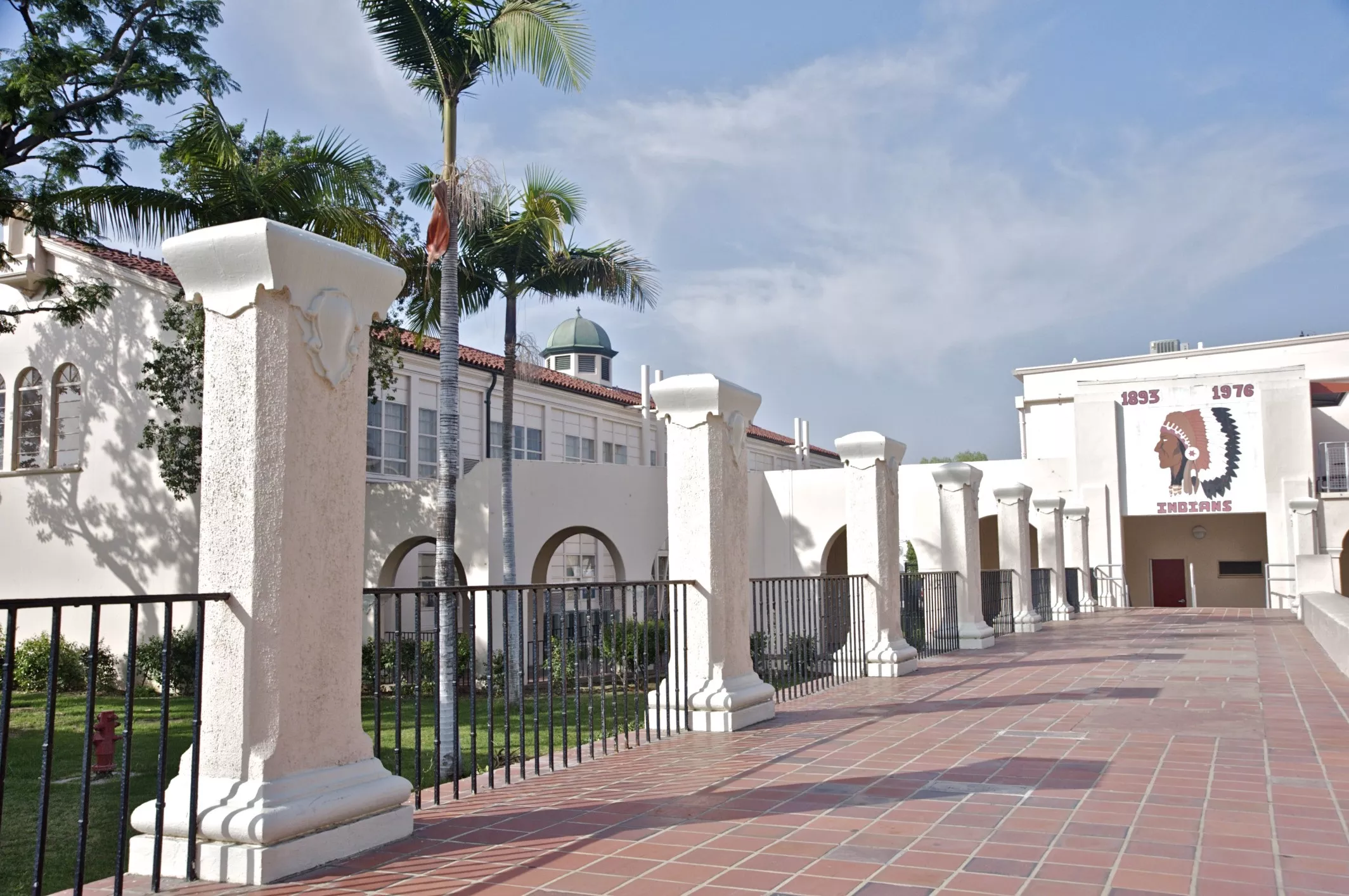 A colored photo of the Historic Walk in 2009.