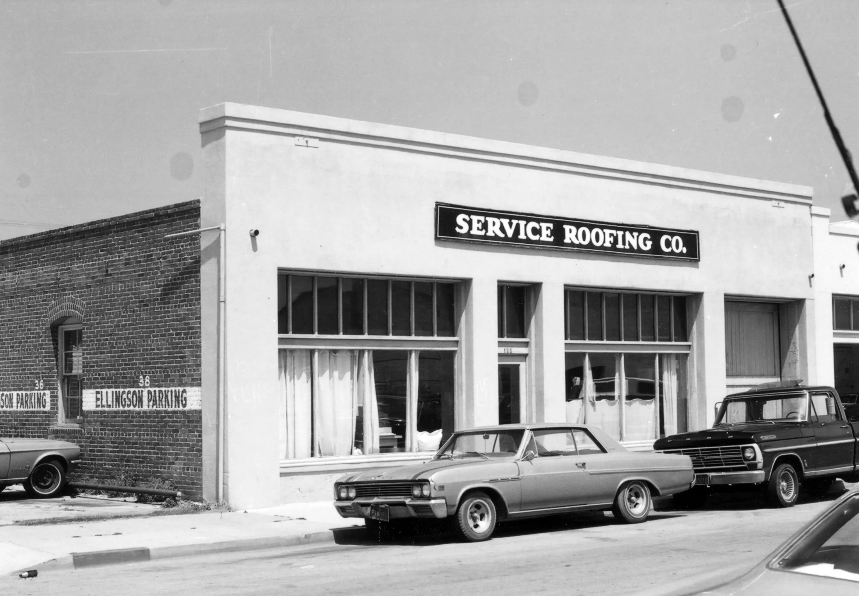 A black and white photograph of the John Reeder Gardiner Building for the Historical Building Survey in 1978.