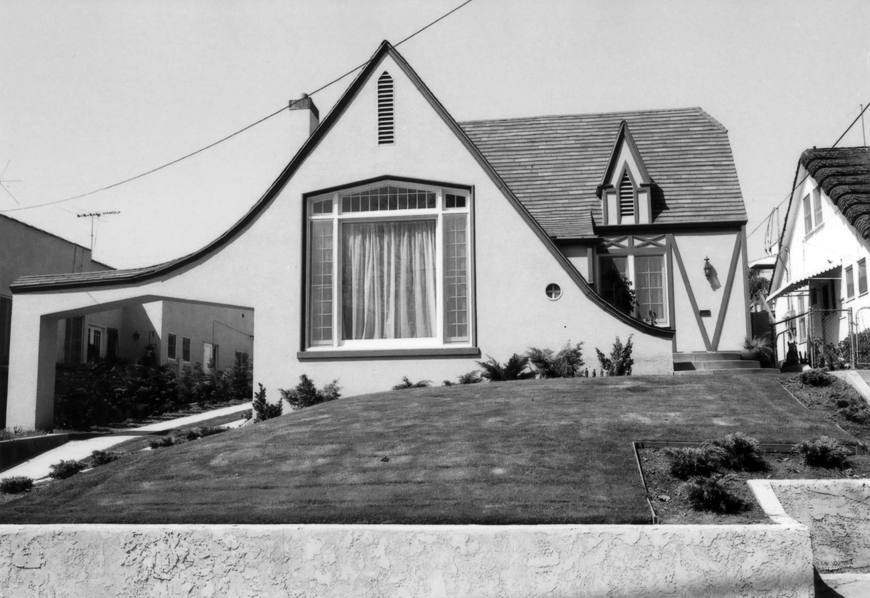 A black and white photograph of the Model Home of 1927 for the Historical Building Survey in 1978.