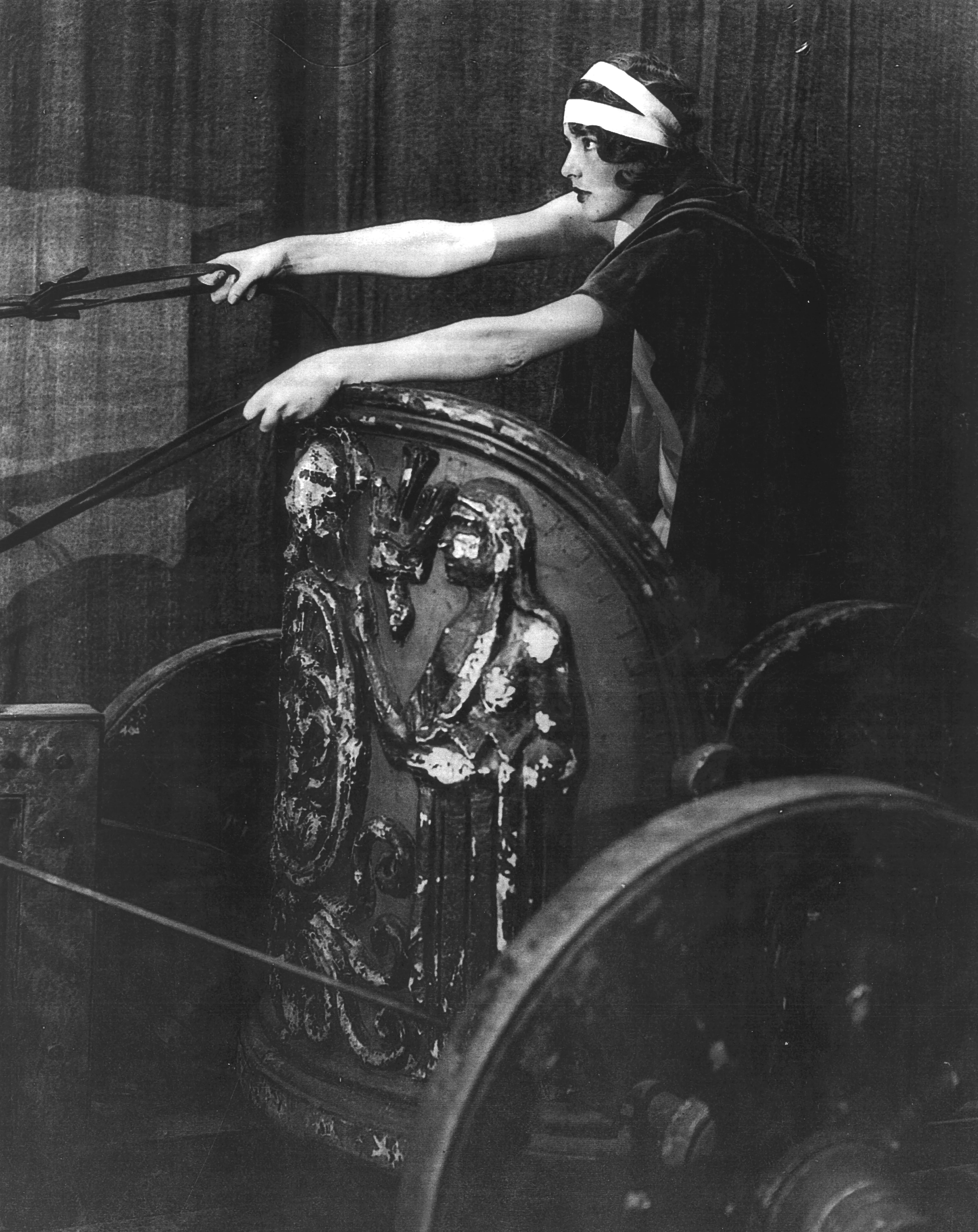 A black and white photograph of Doris Tennant as Helen of Troy in 1929.