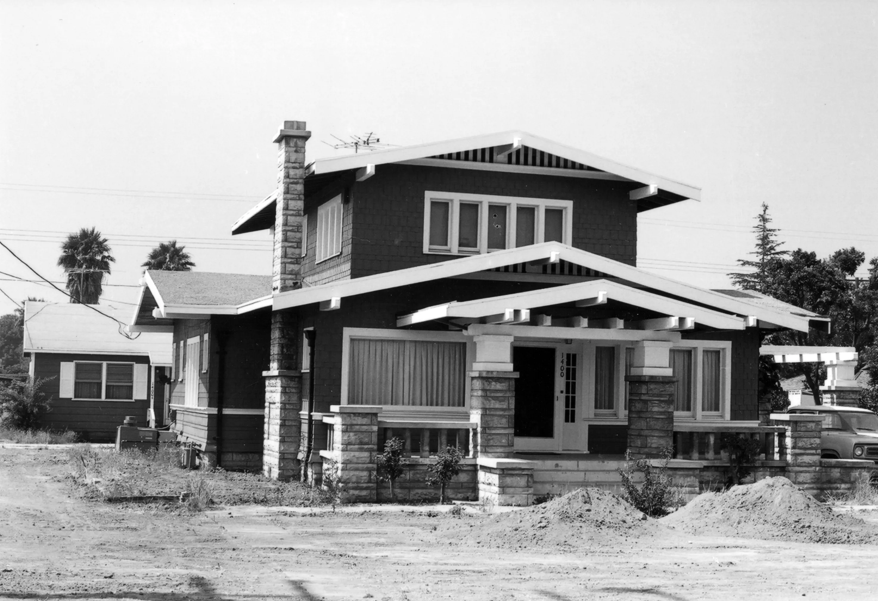 A black and white photograph of the Clarence Spencer House for the Historical Building Survey in 1978.