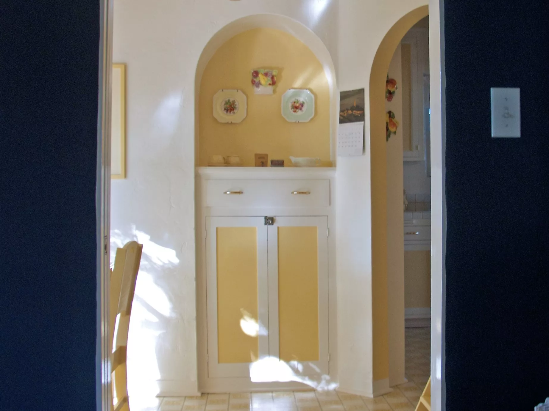 A colored photo of the kitchen interior of the Jesse Swearingen House in 2012.