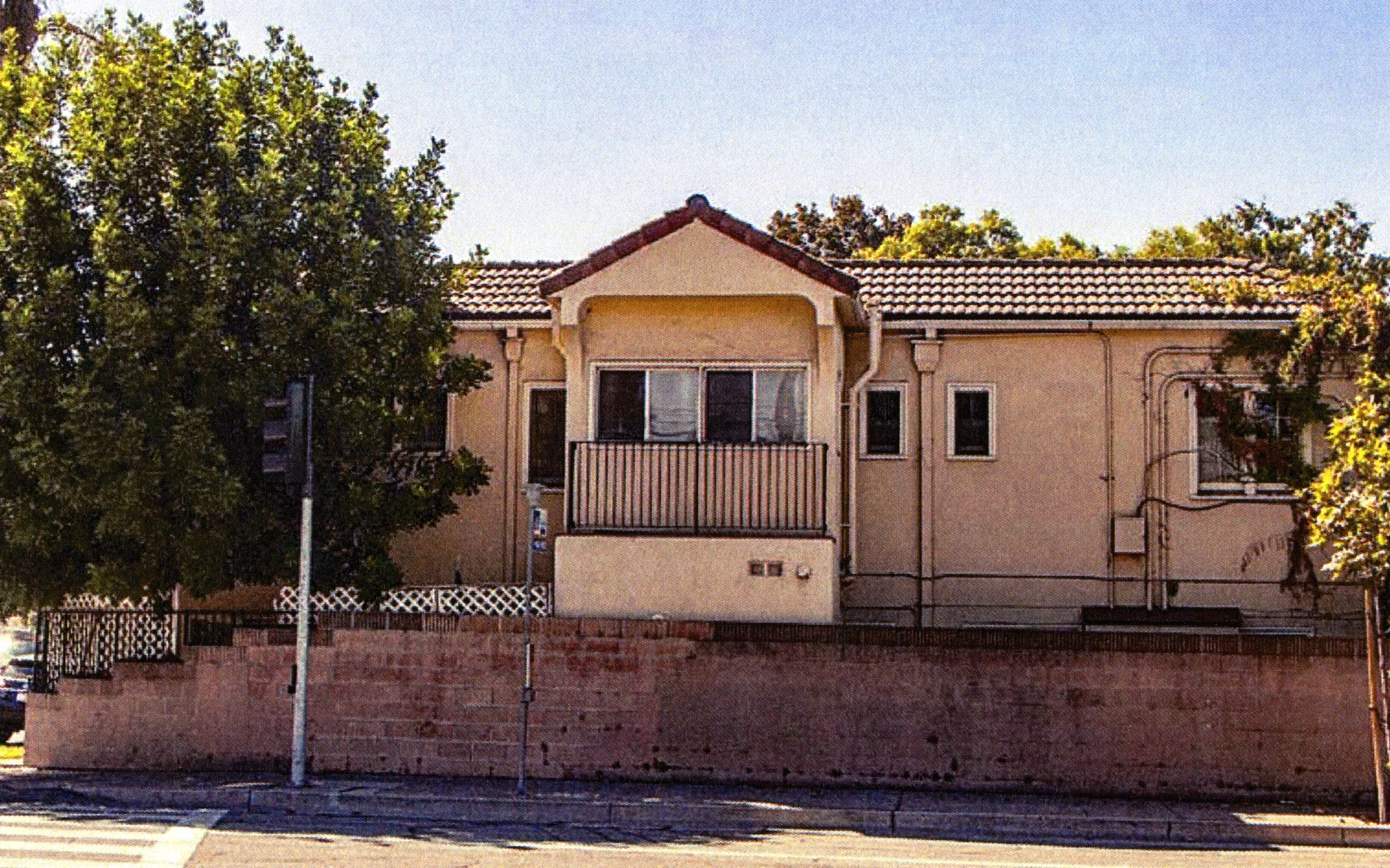 A colored photo of the north side of the Sans Souci Court after the Chapman widening.