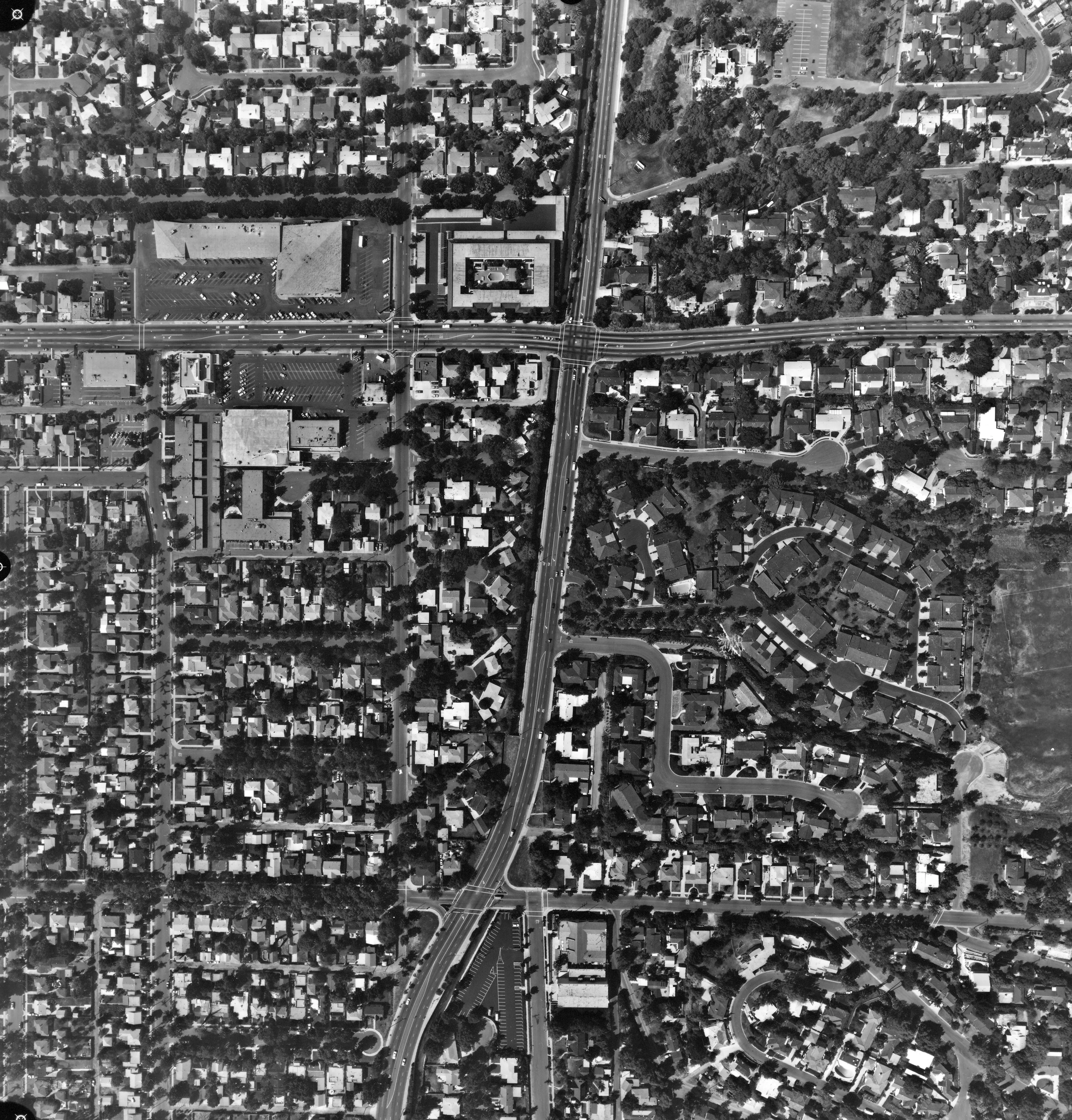A digital scan of an aerial view of Malvern and Woods in 1986.