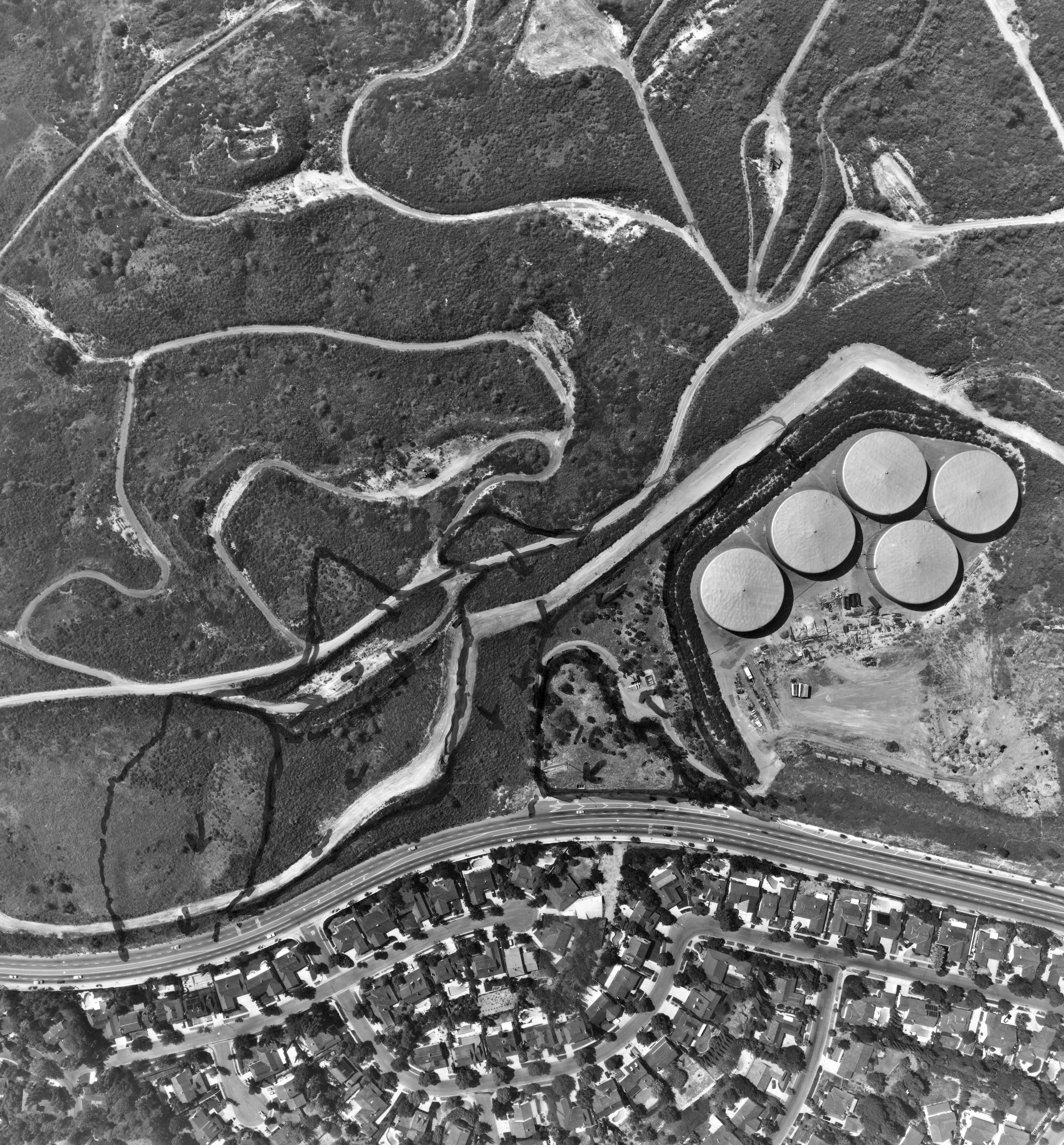 A digital scan of an aerial view of West Coyote Hills and Las Palmas (version A) in 1986.