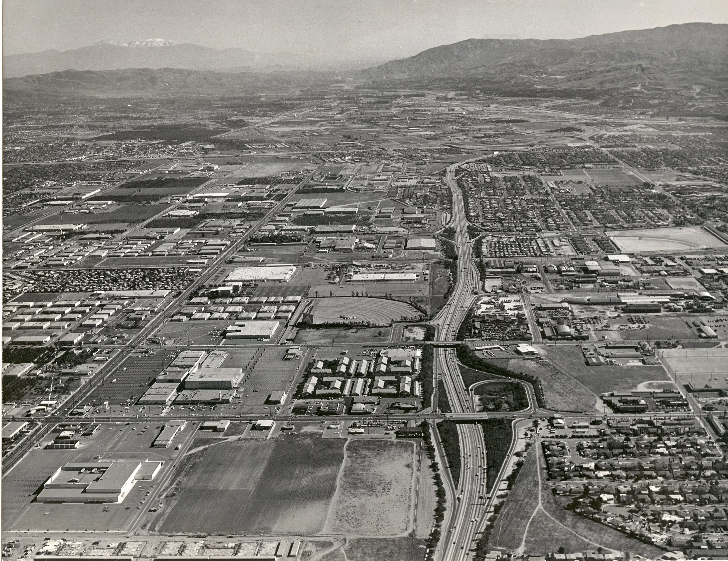 A digital scan of an aerial view of the Orangefield Mall area in 1972.