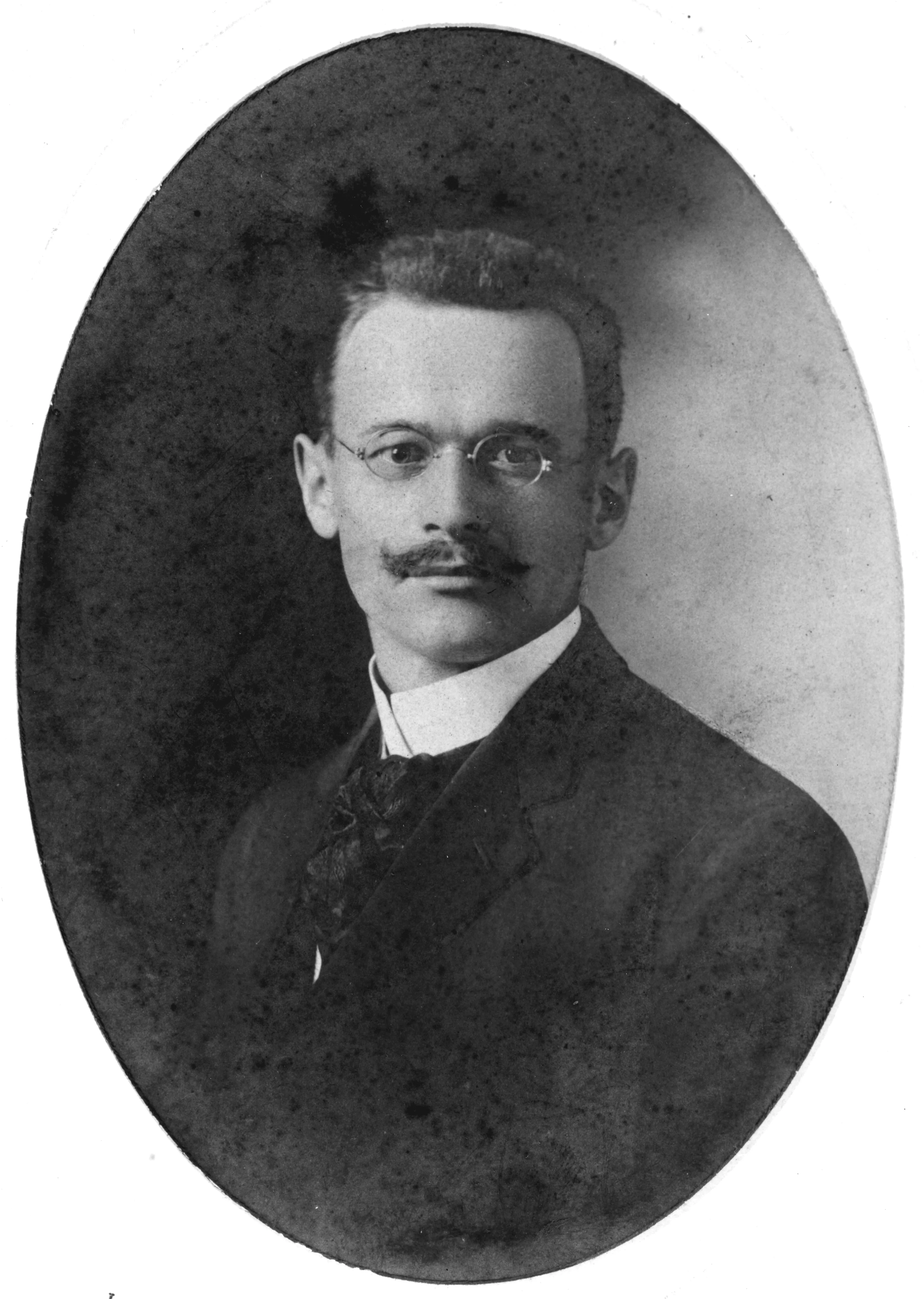 A black and white portrait of Johann George Seupelt, the landscape architect.